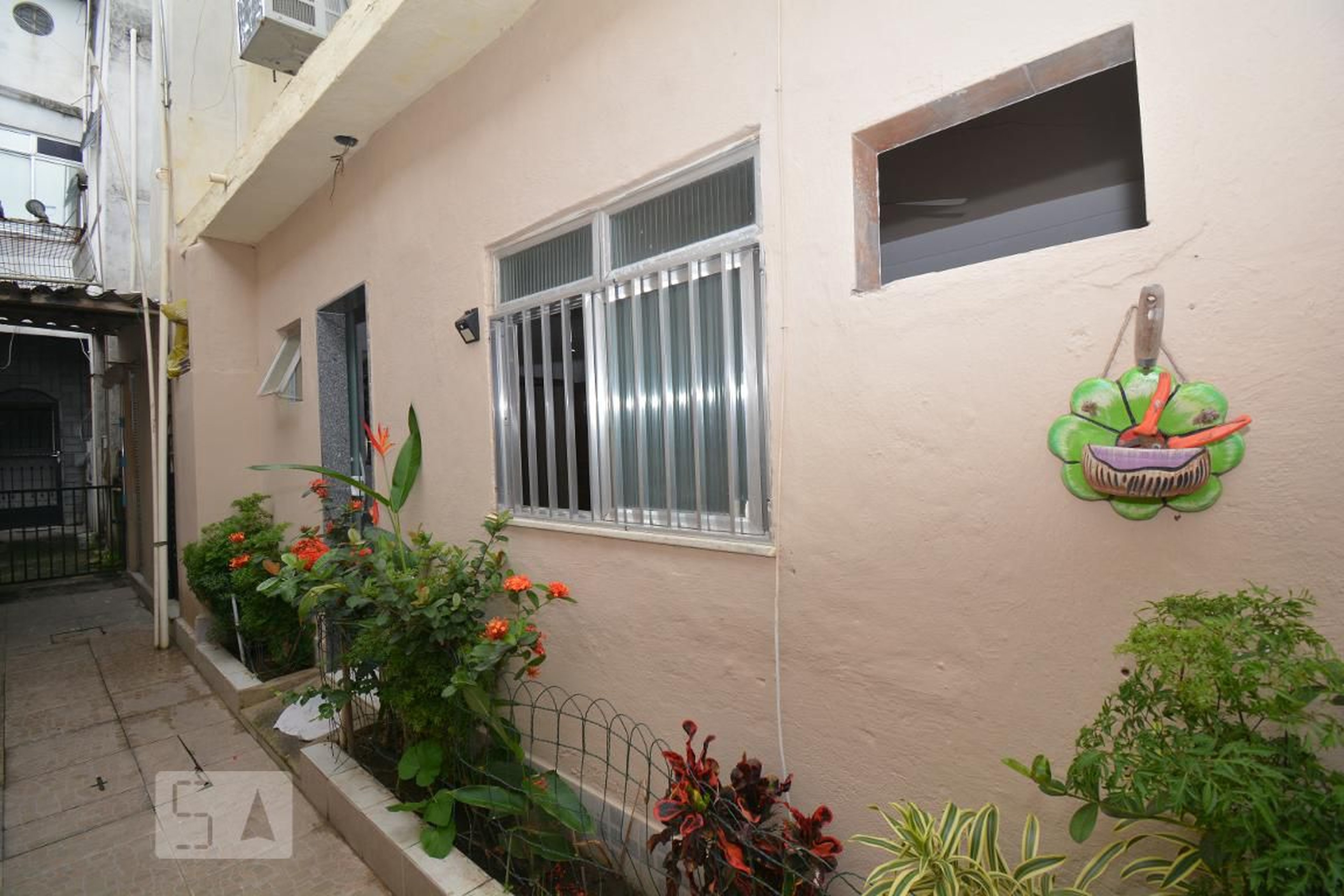 Fachada Condomínio em Rua Engenheiro Oscar Weinschenk, 128