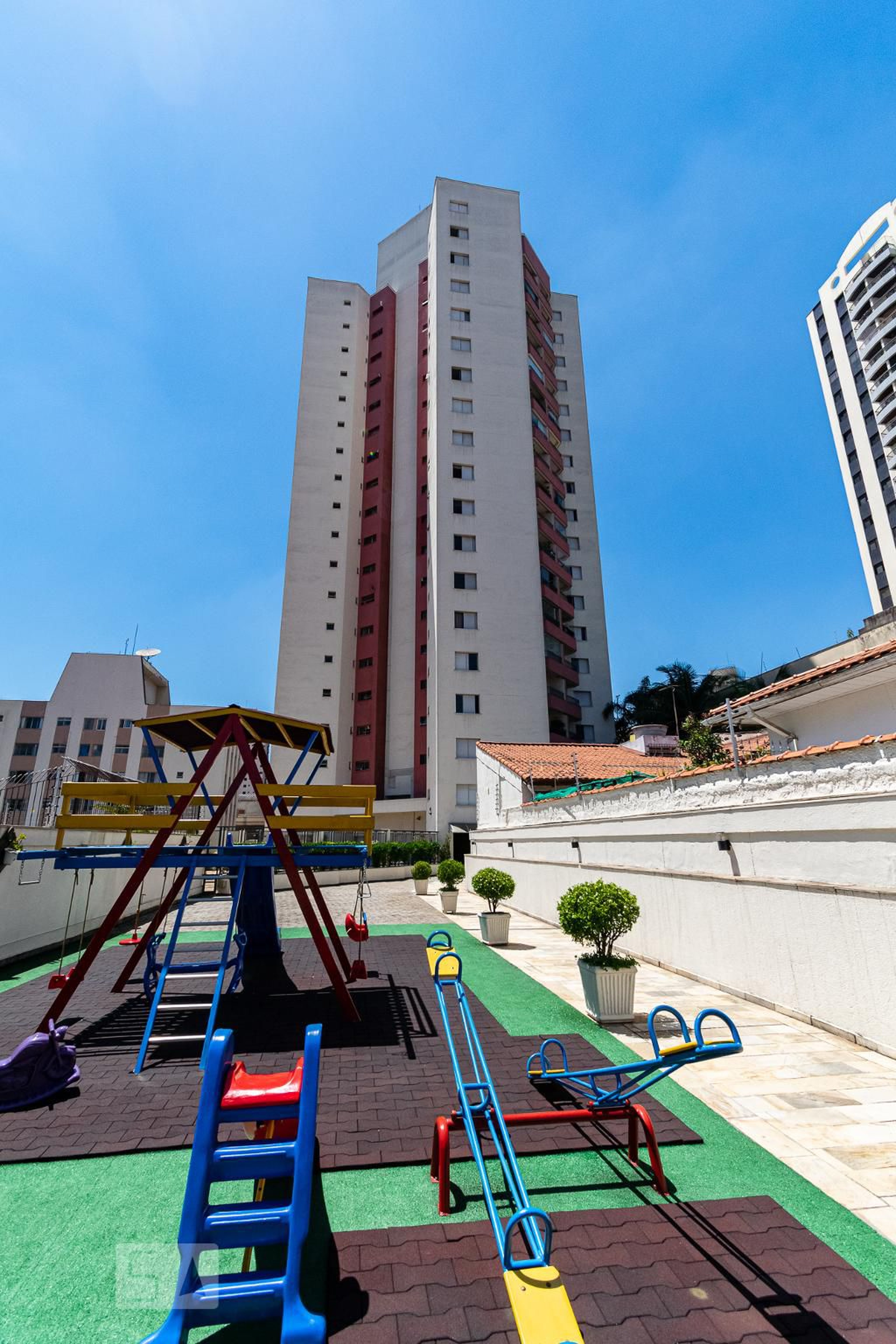 Fachada Condomínio em Rua Doutor Abelardo Vergueiro César, 46