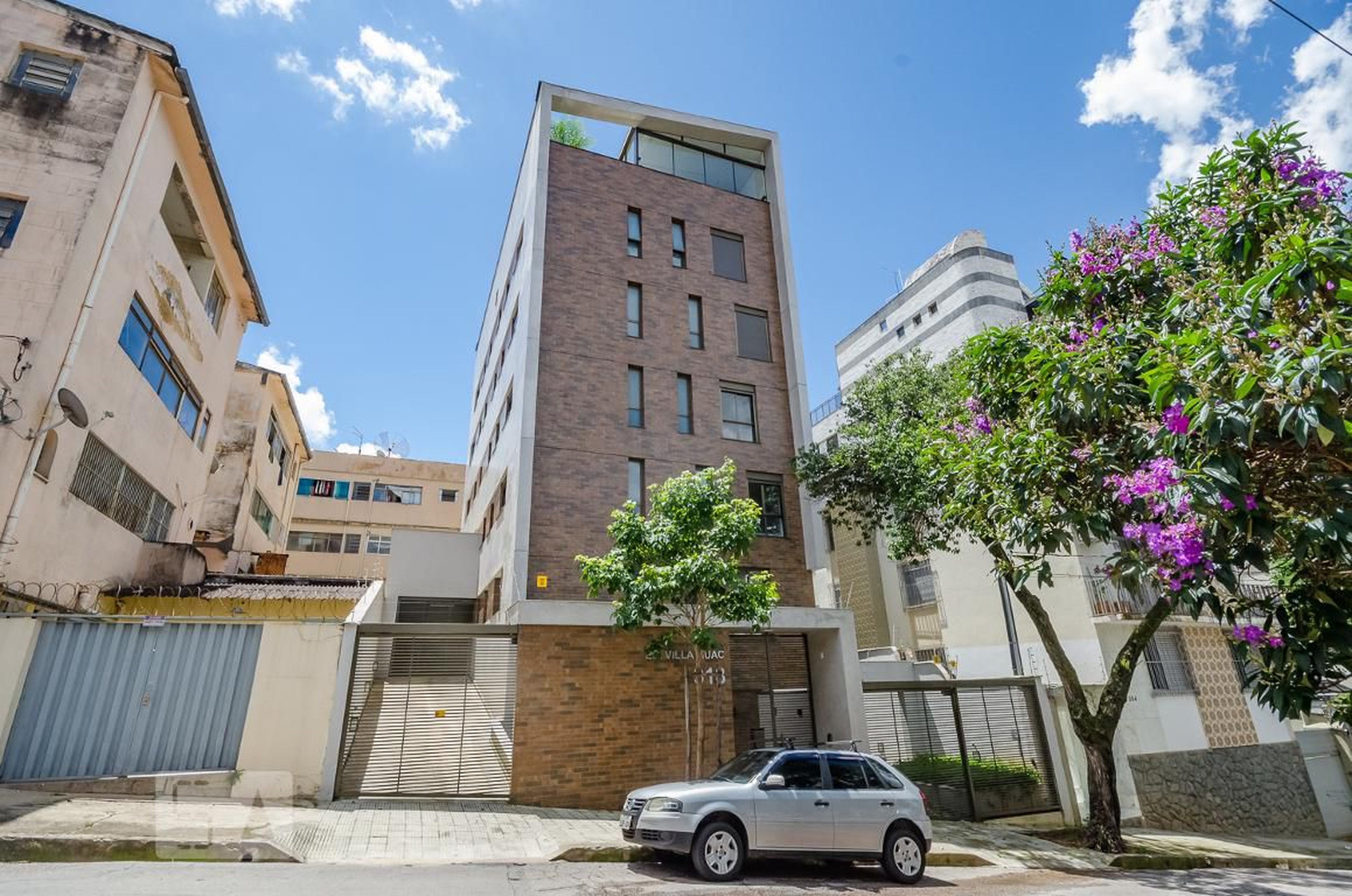 Fachada Condomínio em Rua General Andrade Neves, 318