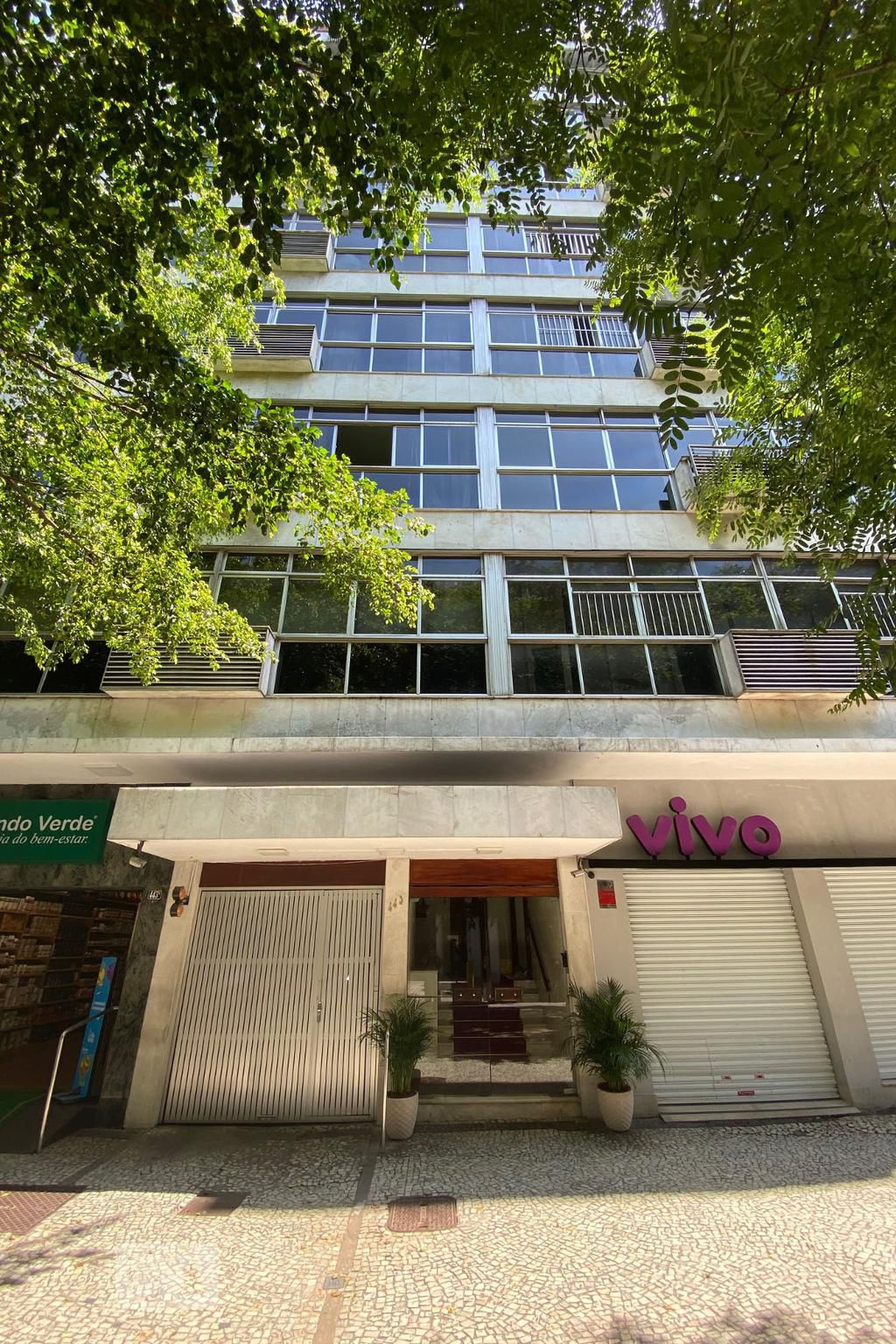 Fachada Condomínio em Rua Visconde de Pirajá, 443