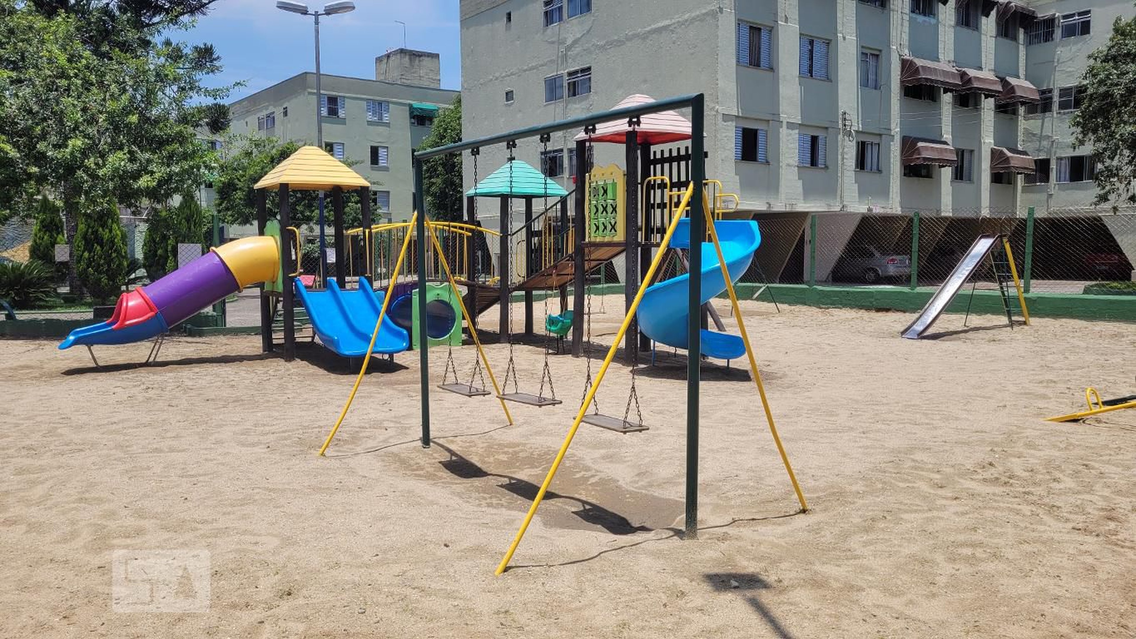 Playground Condomínio em Rua Abília Machado, 54