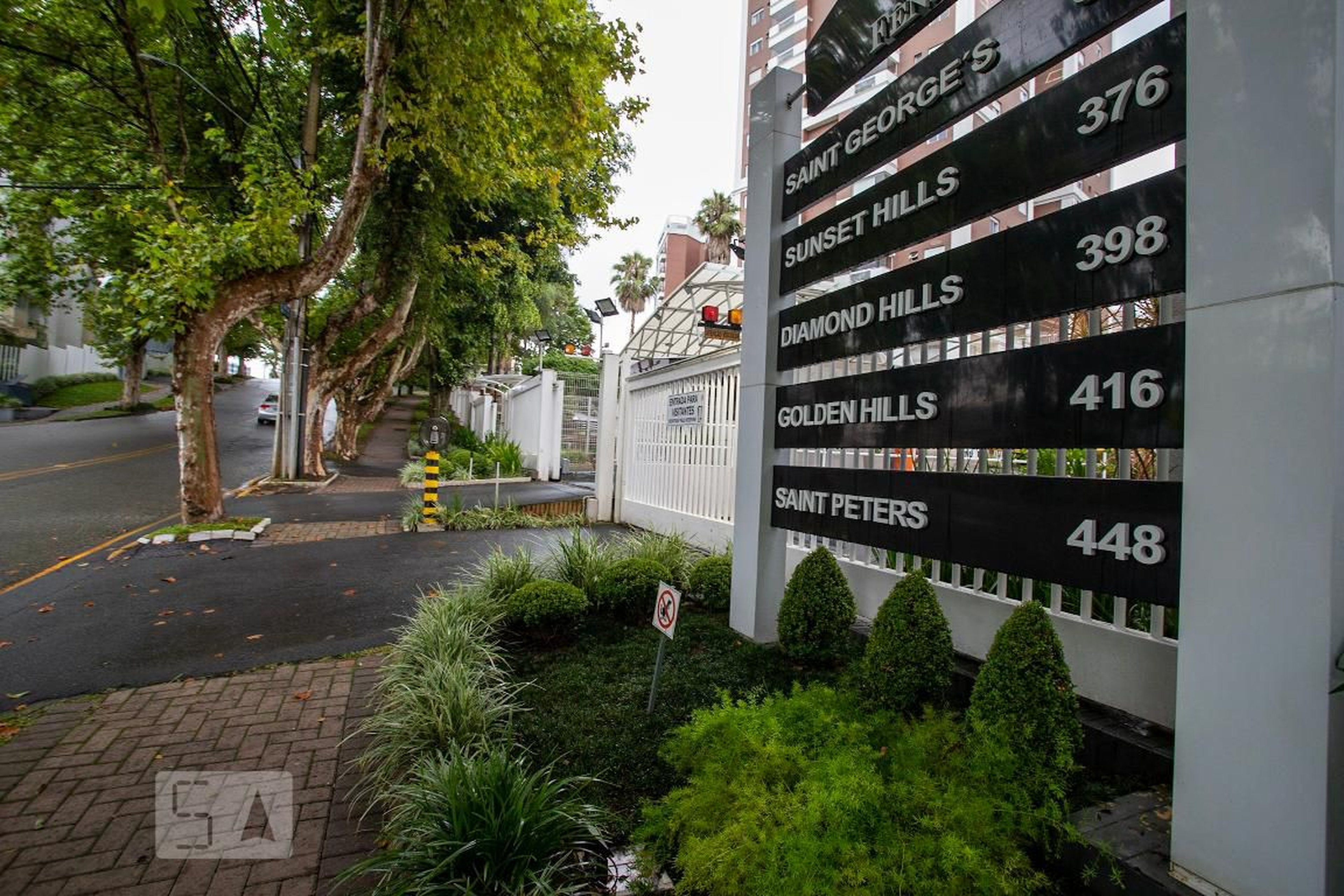 Fachada do Condomínio Condomínio em Rua Emílio Cornelsen, 448