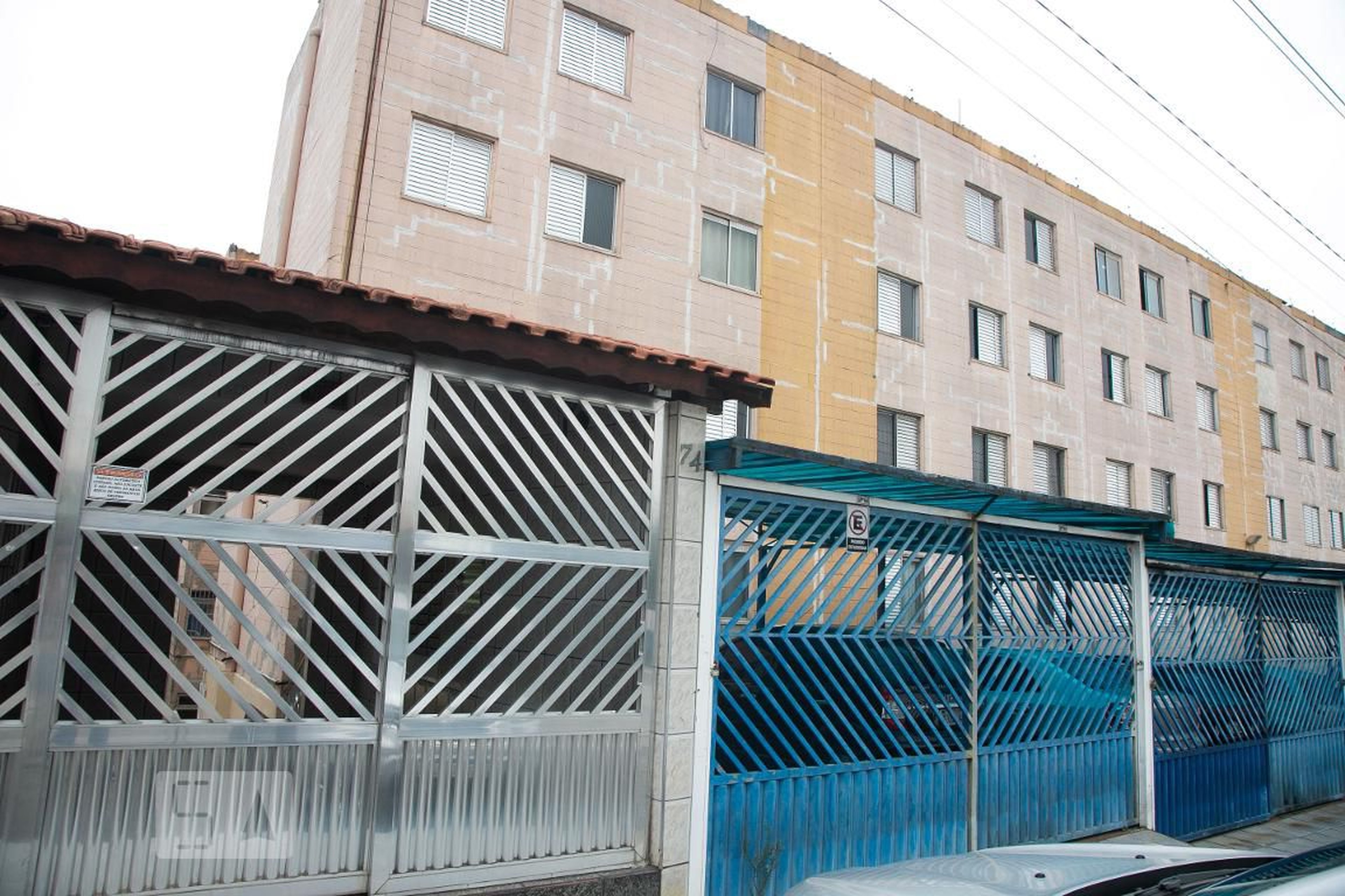 Fachada do Condomínio Edifício Calamos I