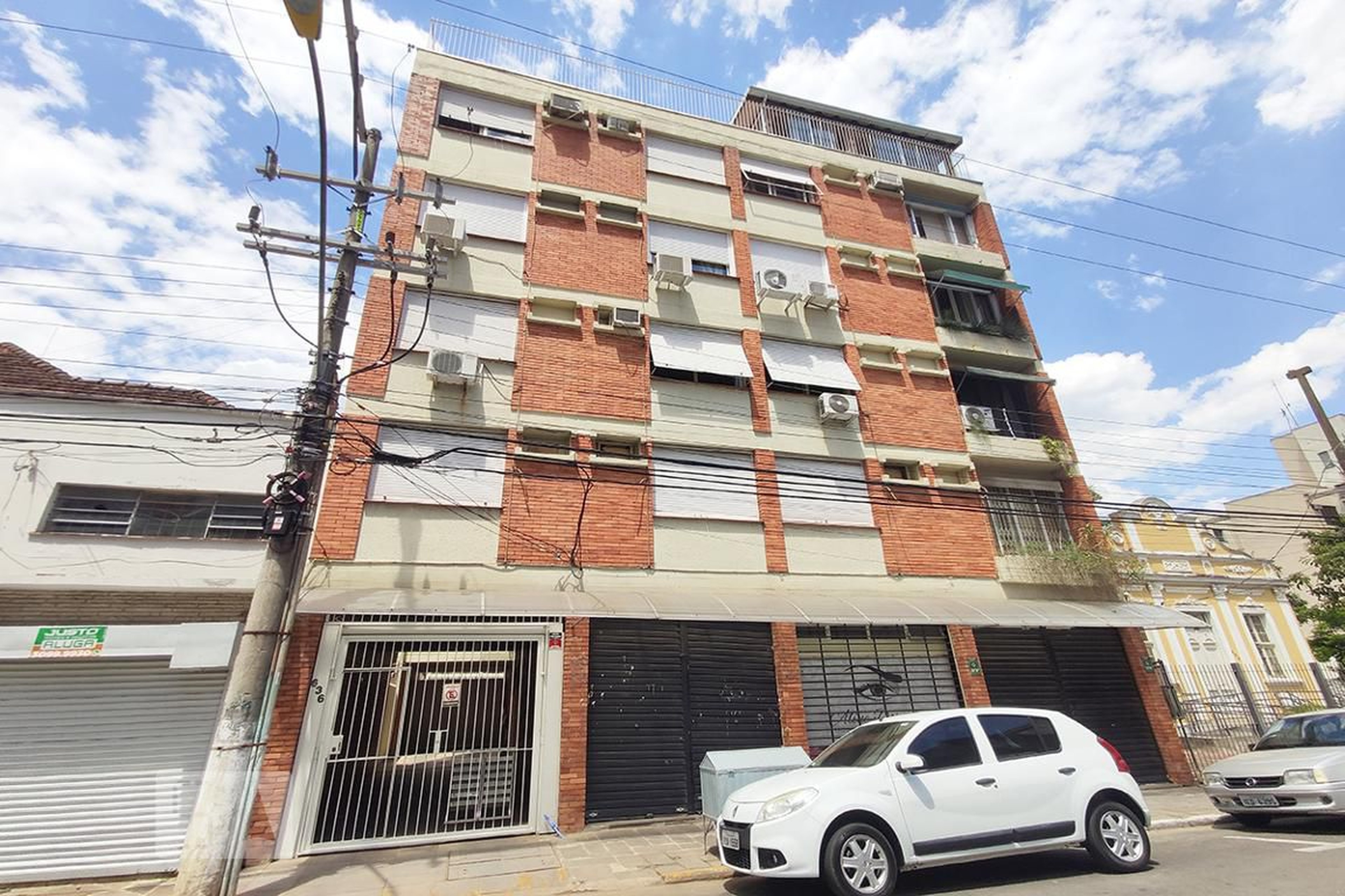 Fachada Condomínio em Rua Marquês do Herval, 636