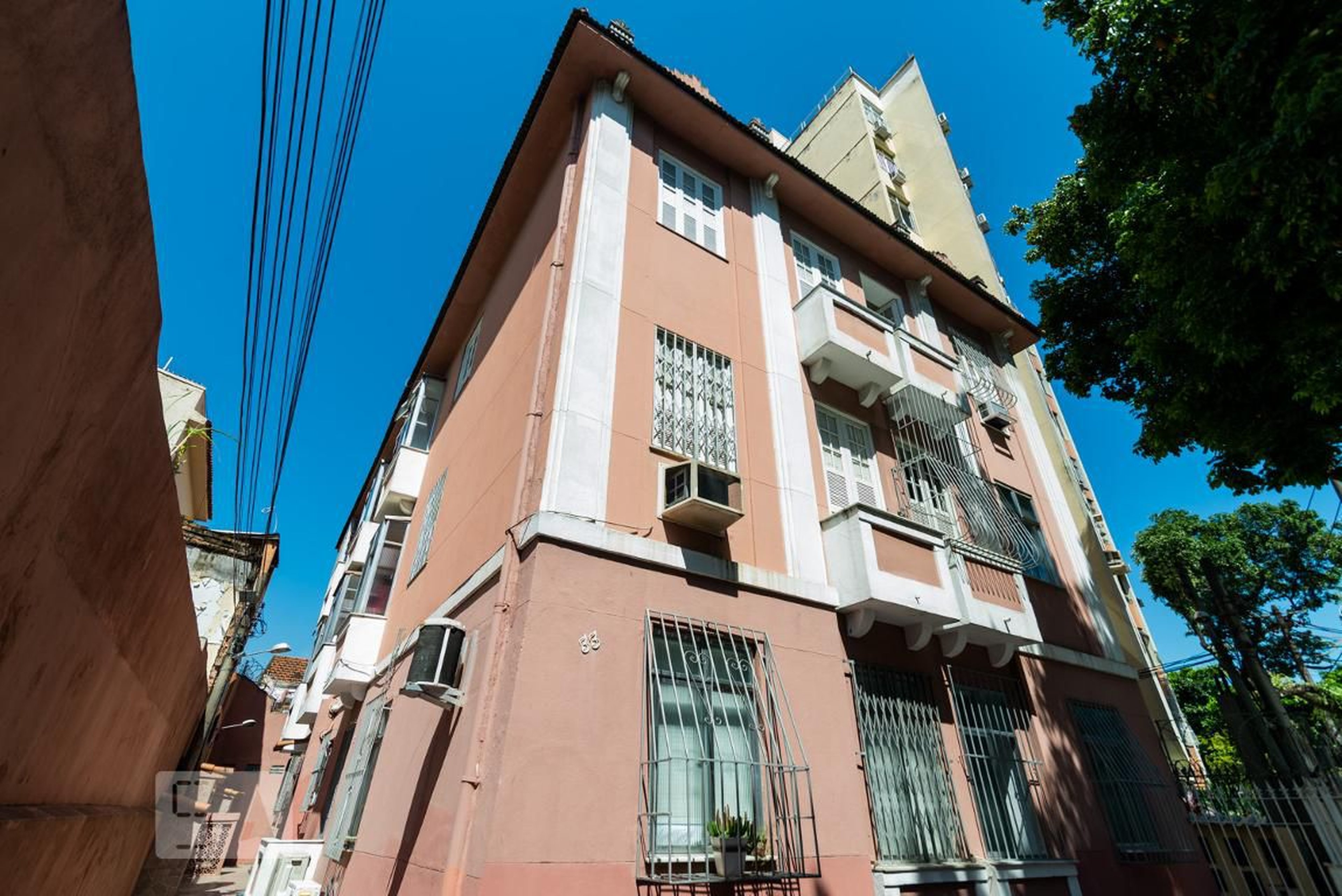 Fachada Condomínio em Rua São Francisco Xavier, 33