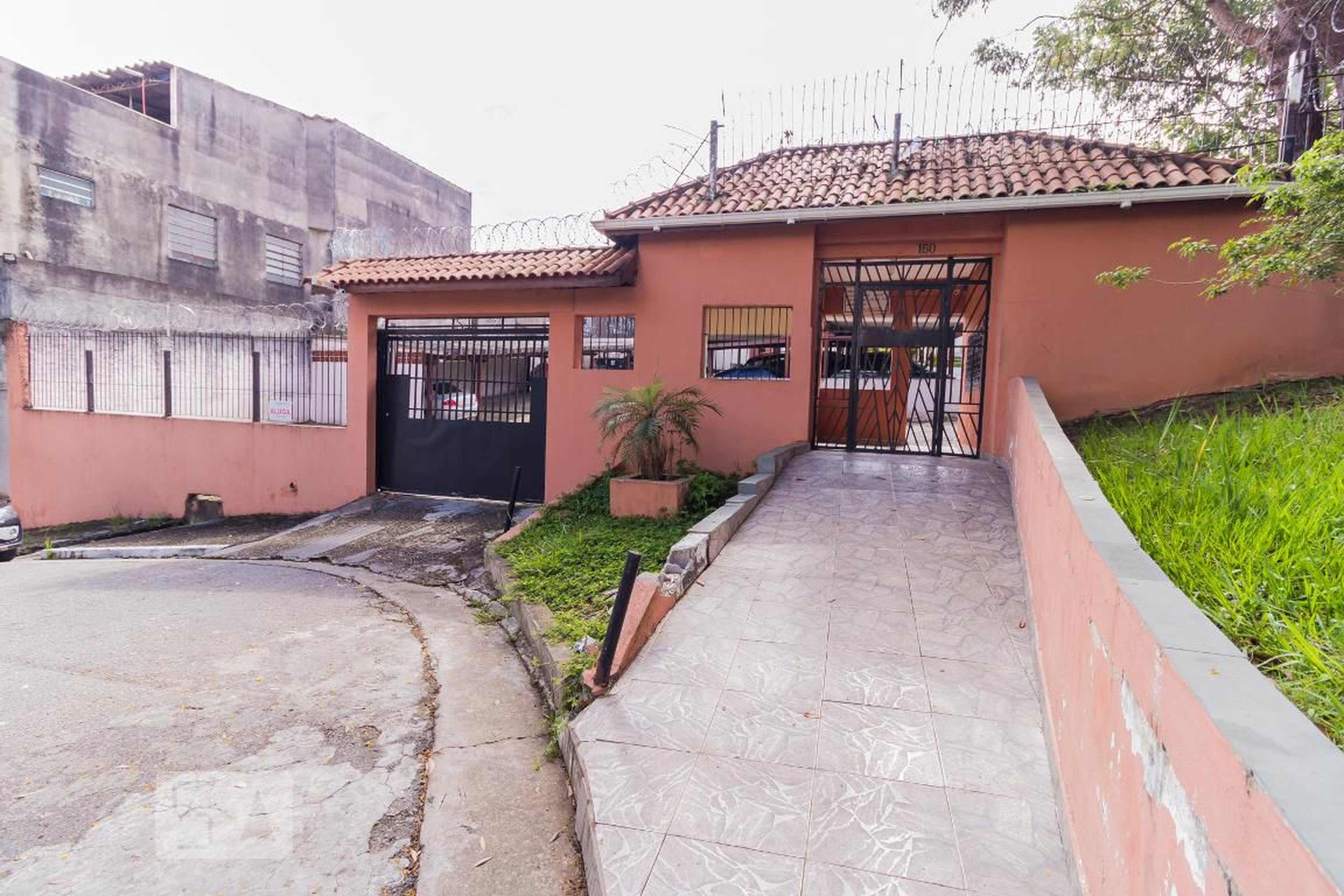 Fachada Condomínio em Rua Olegário Baptista da Silva, 150