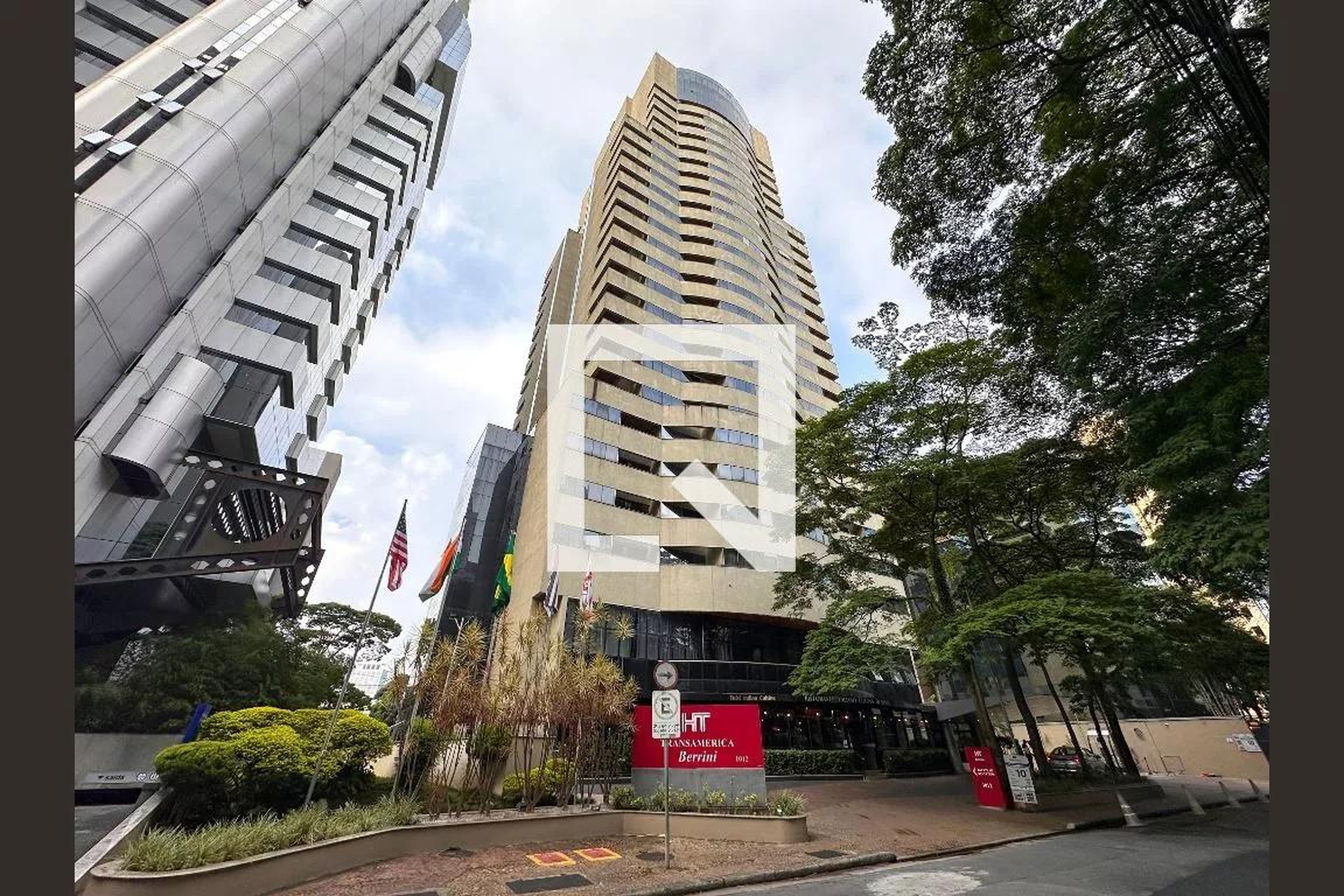 Fachada Condomínio Hotel Transamerica Berrini