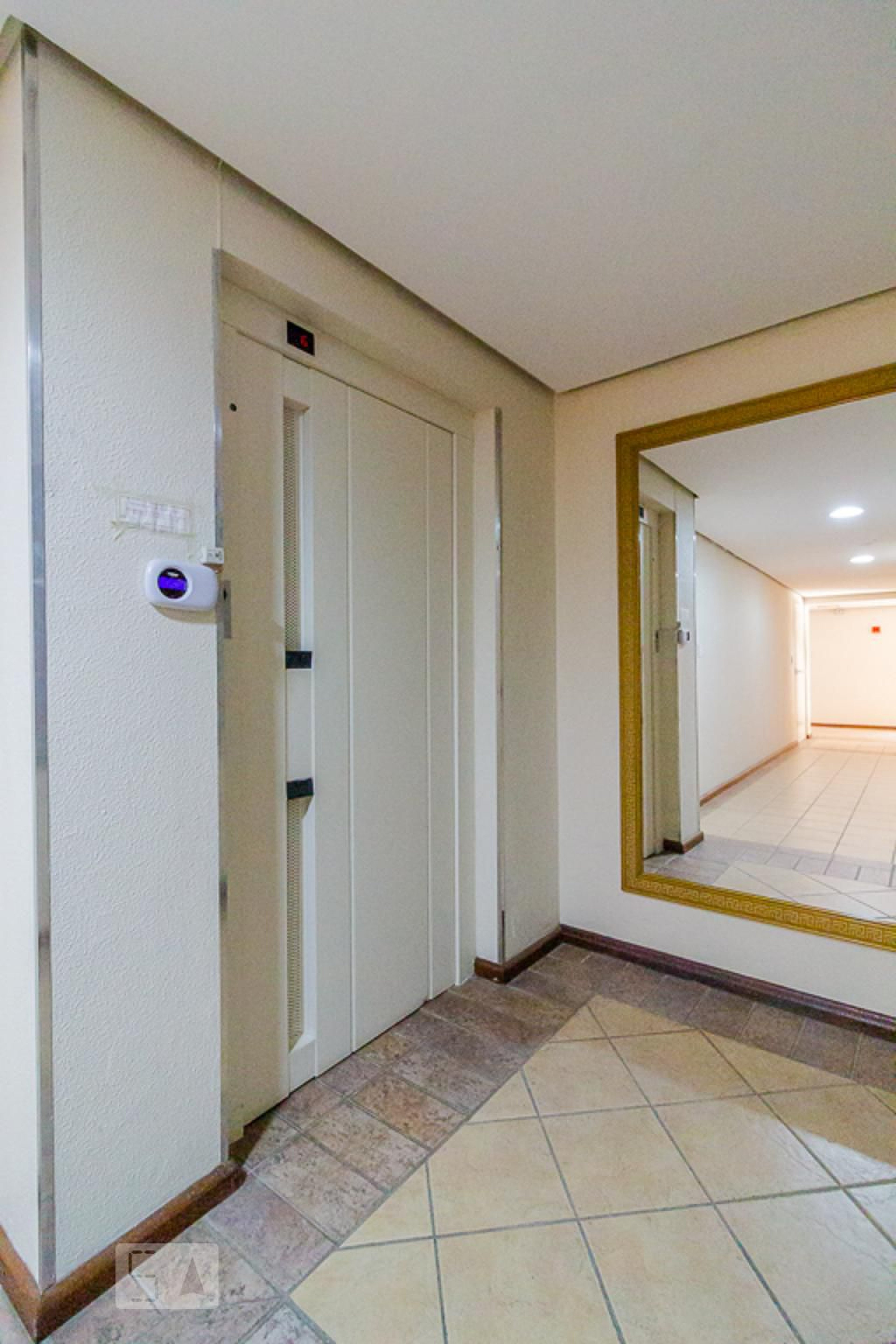 Elevador - Edifício Vila Azul