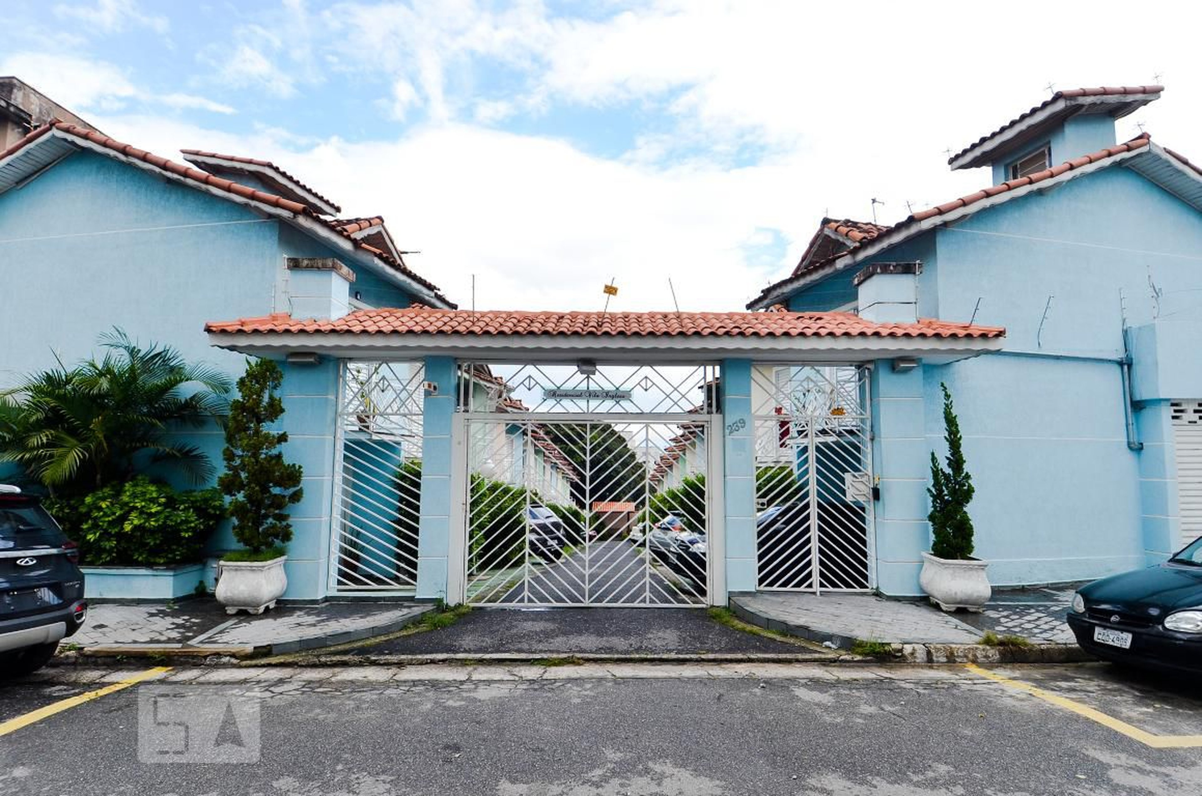 Fachada do Condomínio Residencial Vila Inglesa