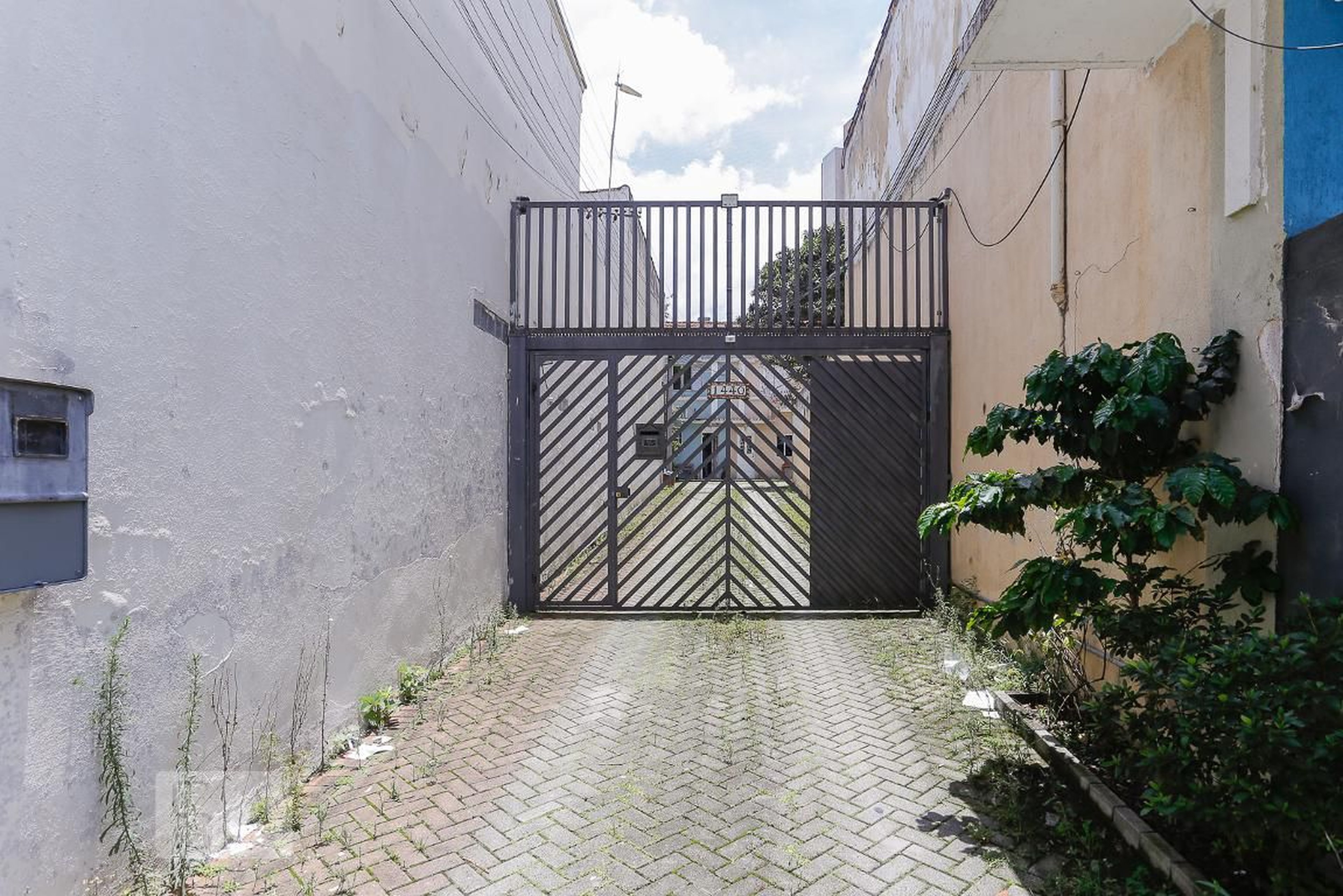 Fachada Condomínio em Rua Turiassu, 1440