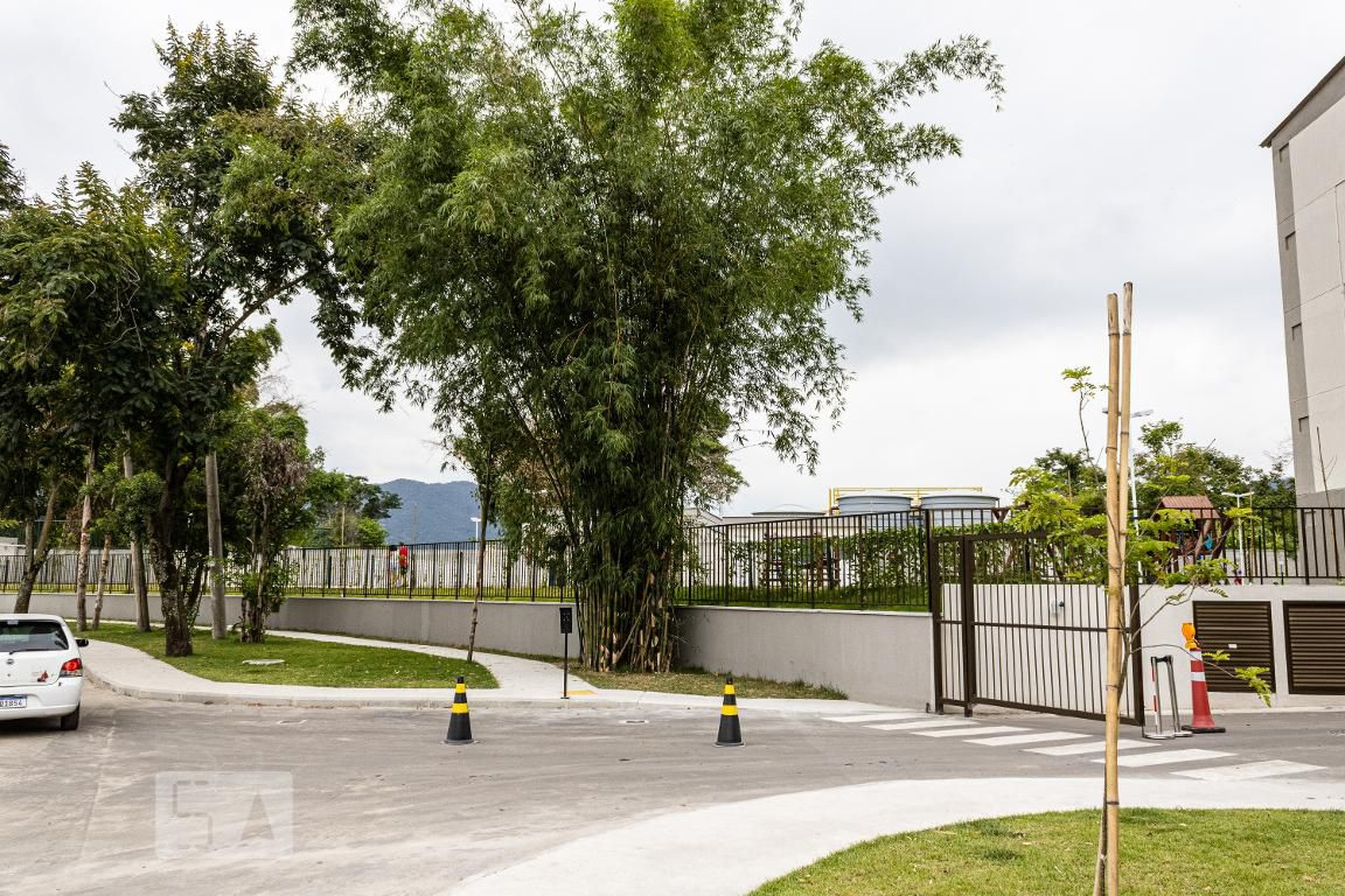 Fachada do Condomínio Condomínio Grand Village