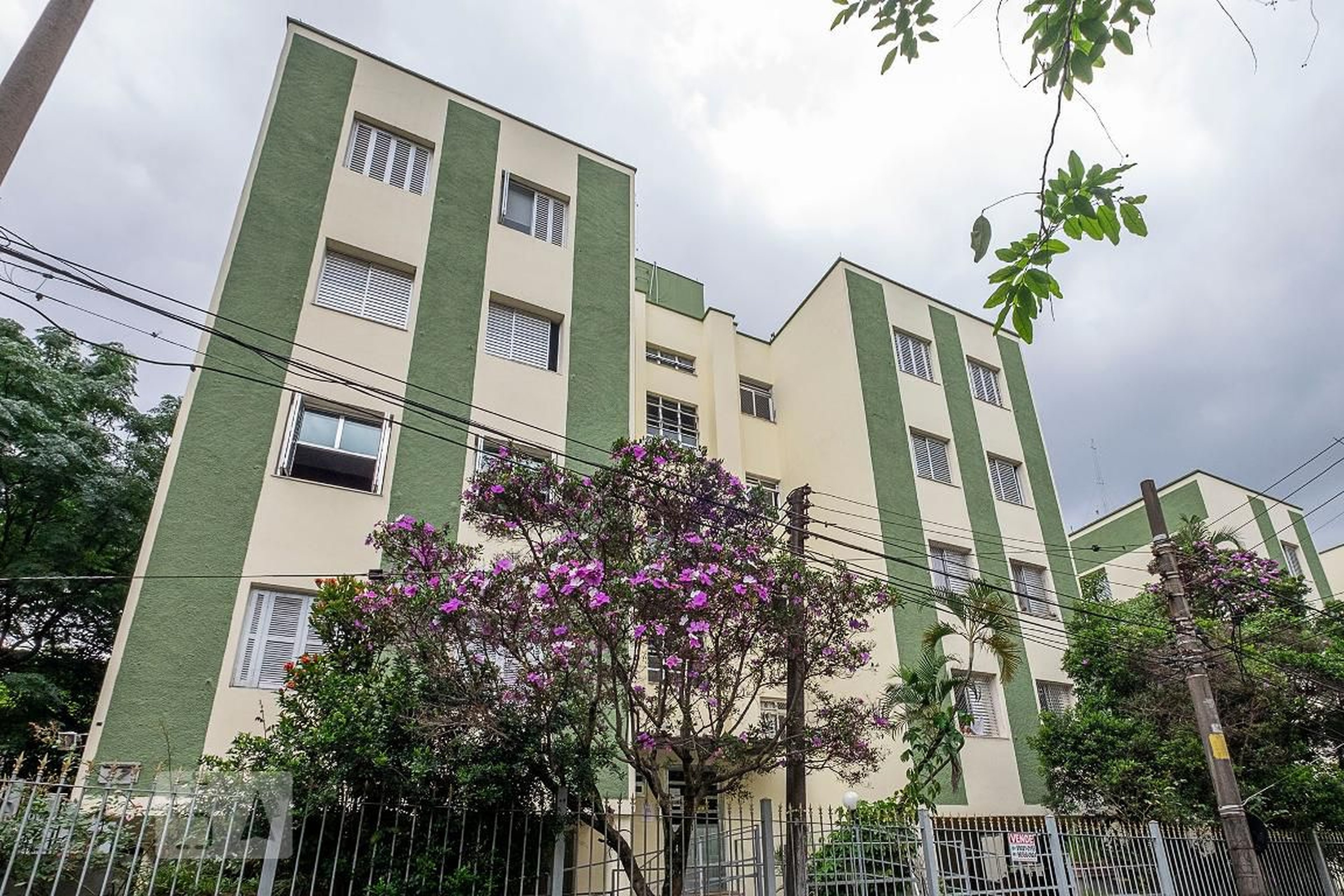 Fachada Condomínio em Rua Doralice Paixão Teixeira, 17