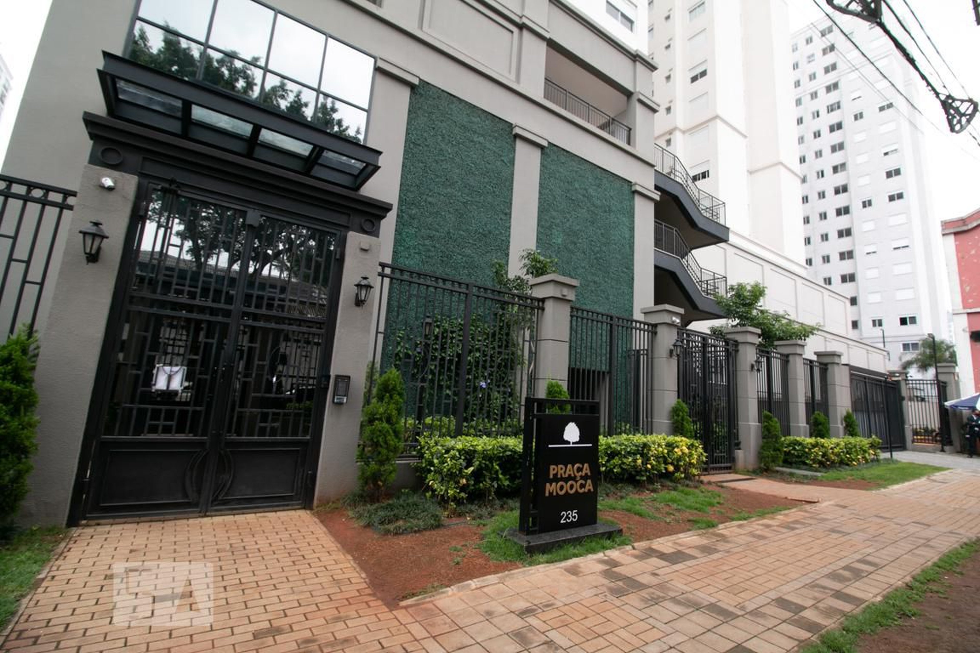 Fachada Condomínio em Rua Ernesto de Castro, 325