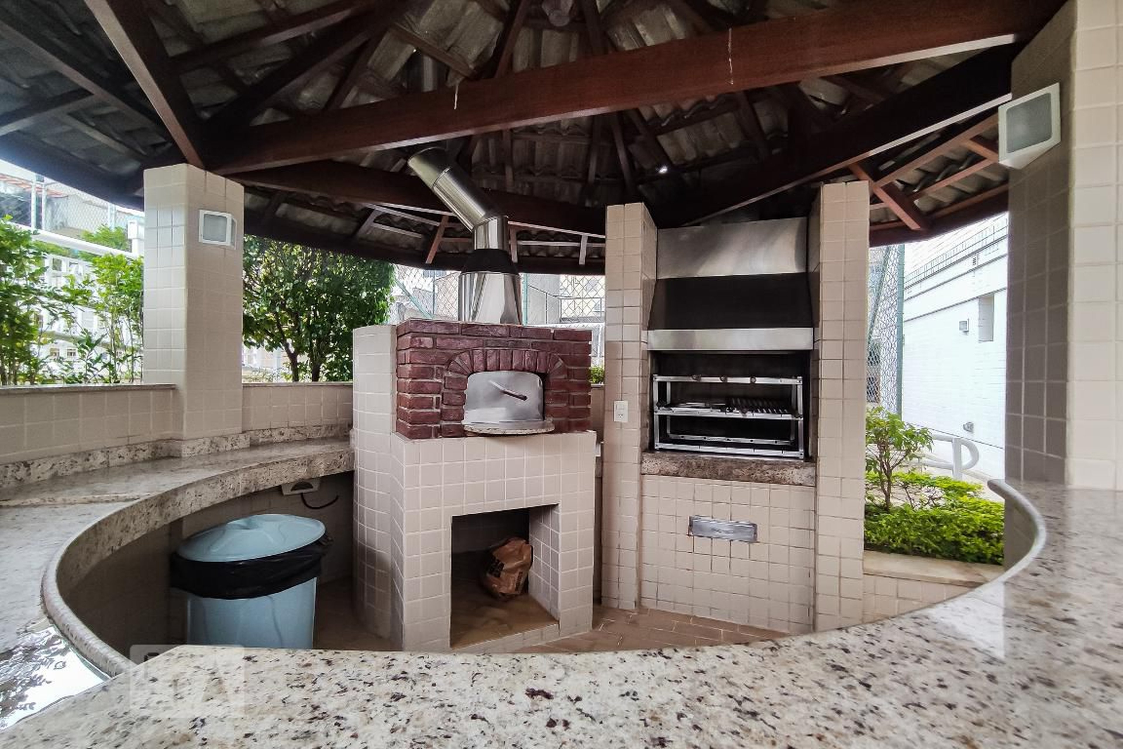 Churrasqueira - edifício Lara Samuel porto