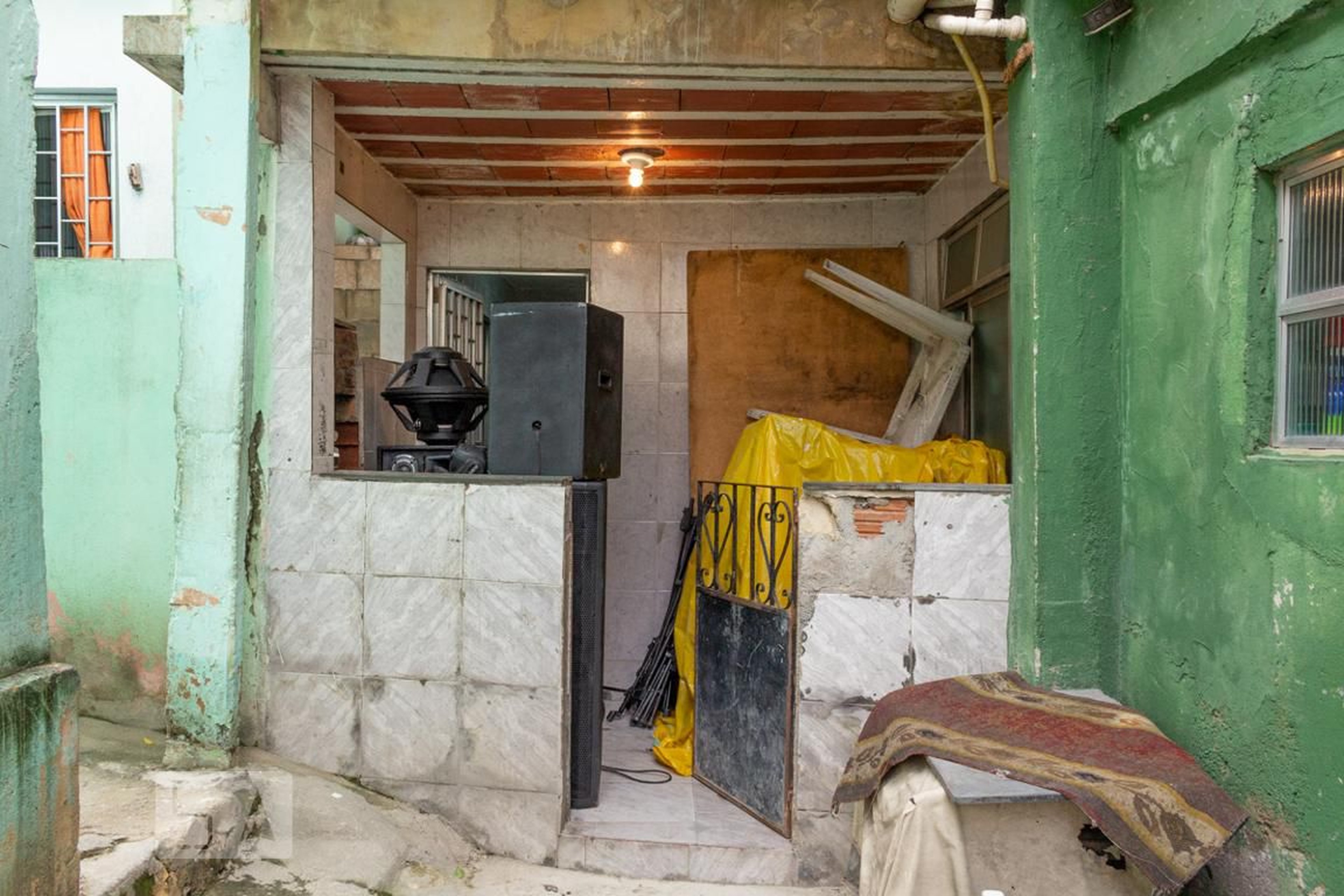 Fachada Condomínio em Rua Alice Freitas, 72