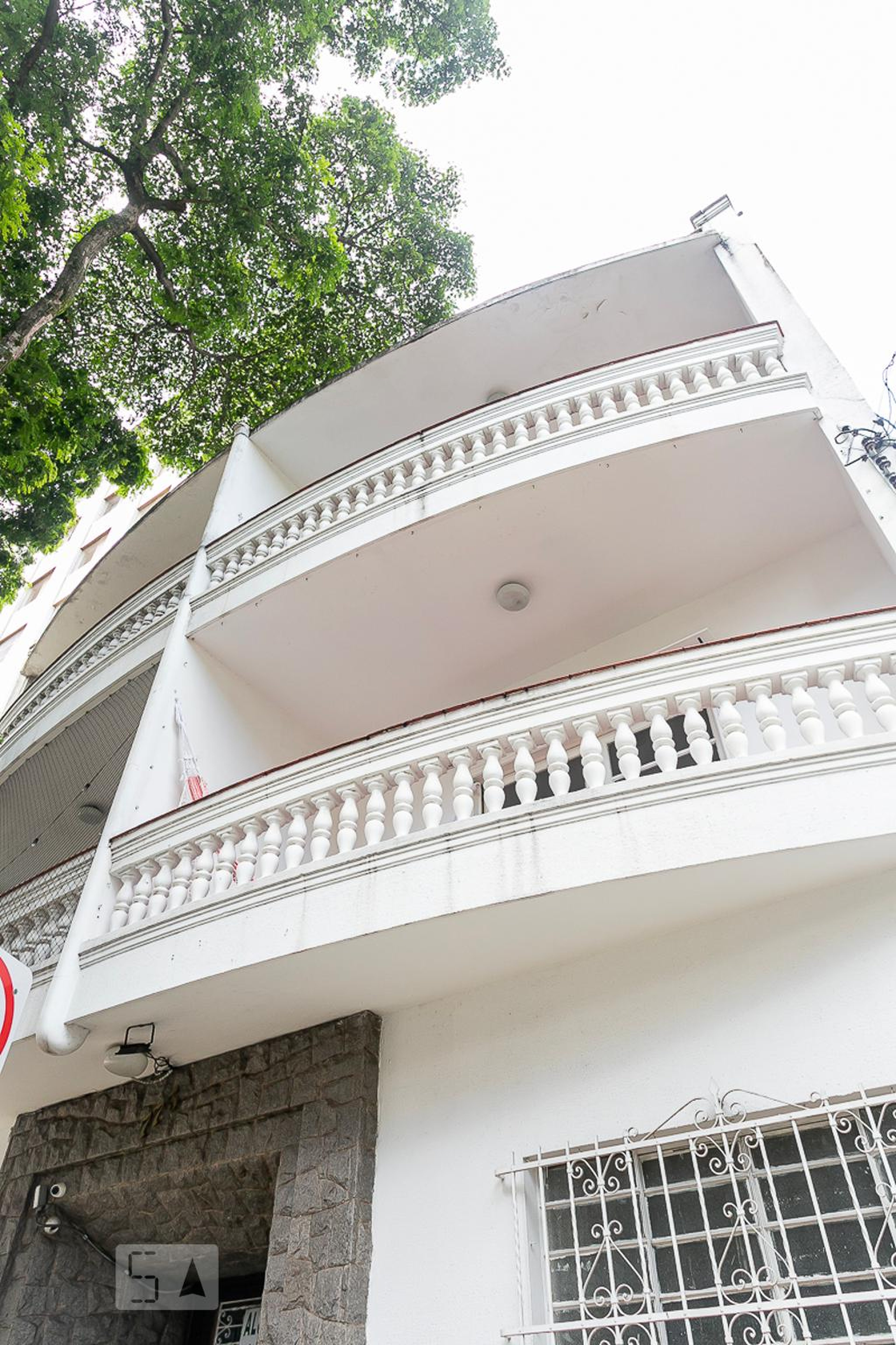 Fachada Condomínio em Rua Simão Álvares, 773