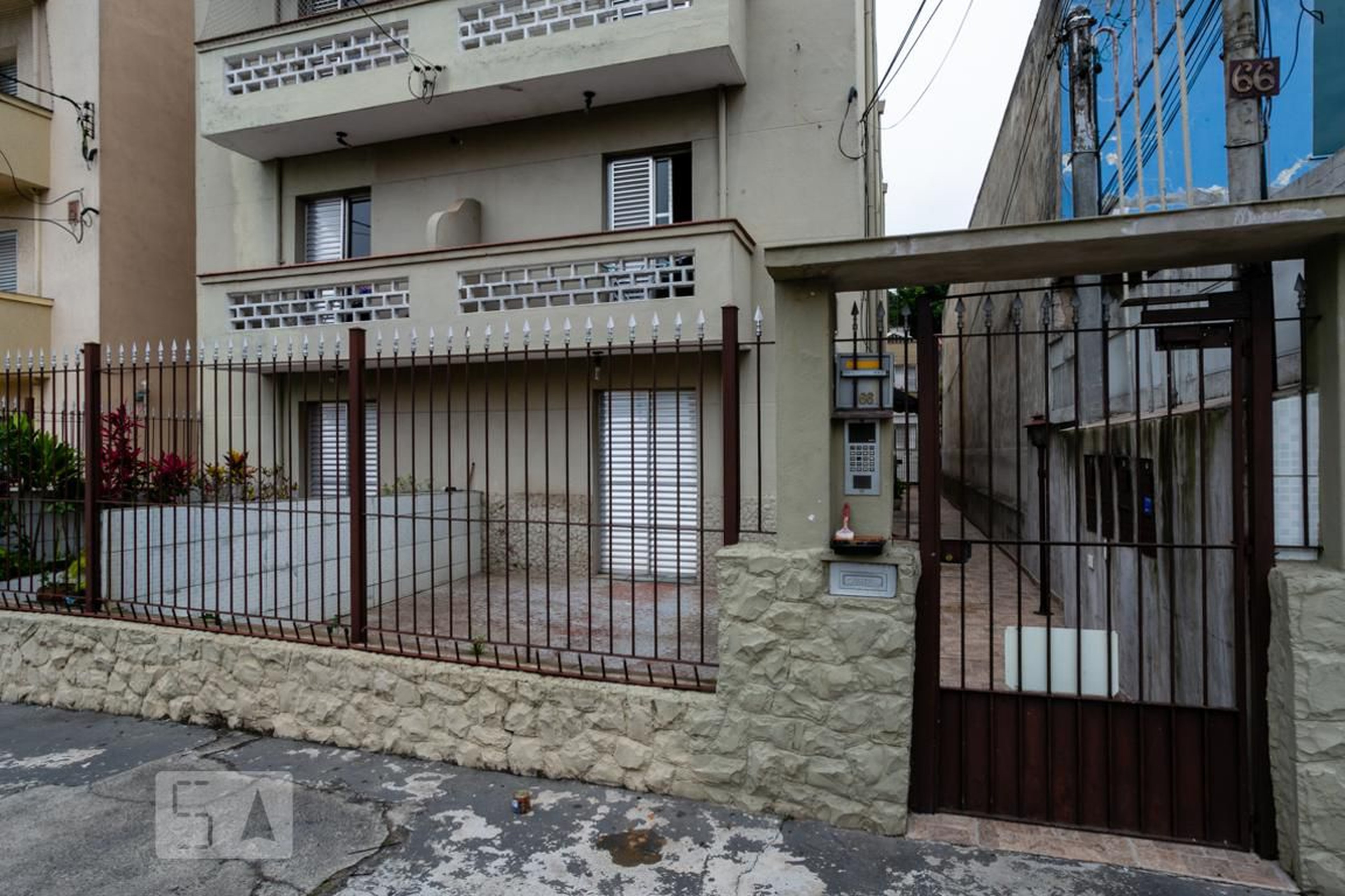 Fachada do condomínio Edifício Esmeralda