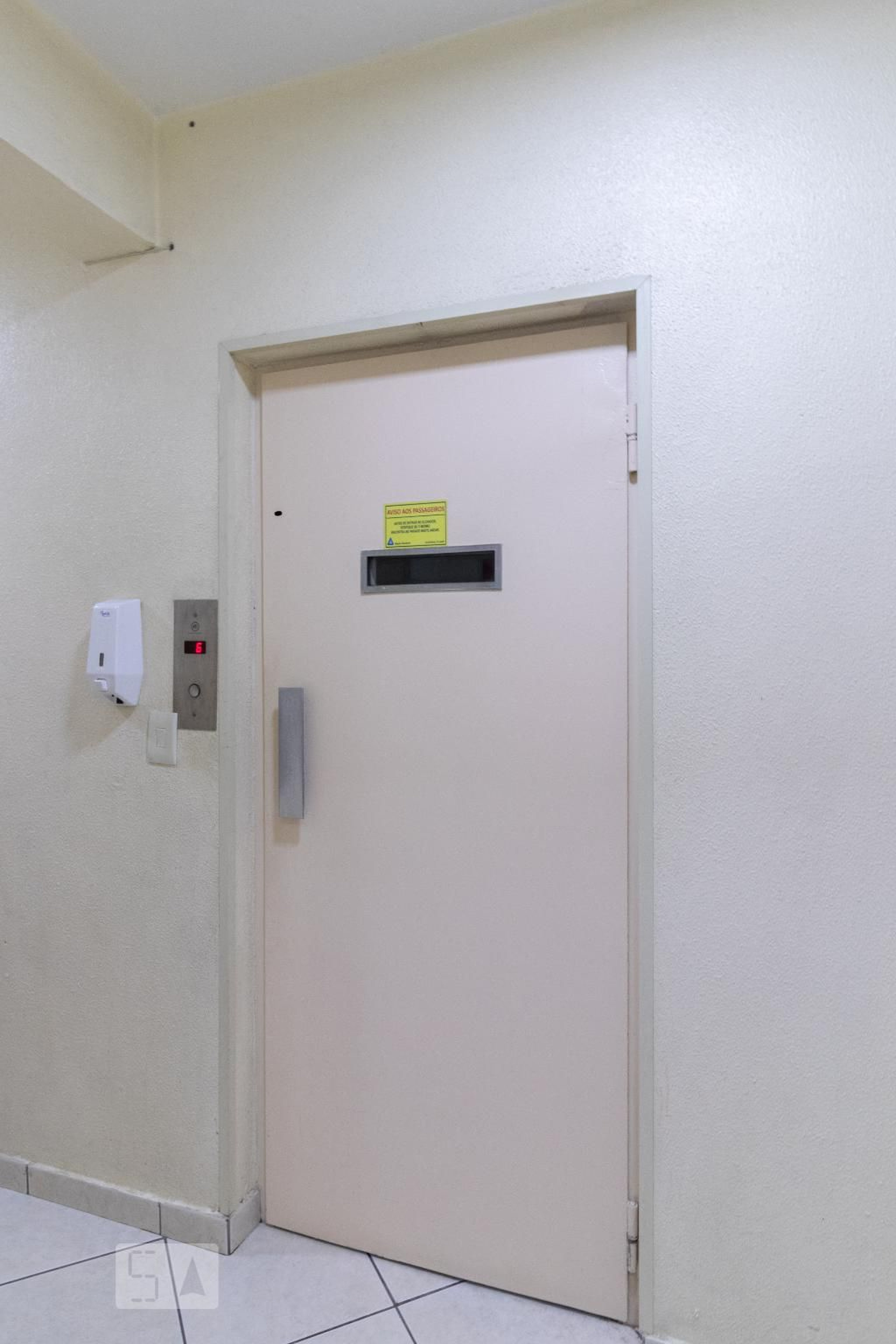 Elevador - Edifício Giardino