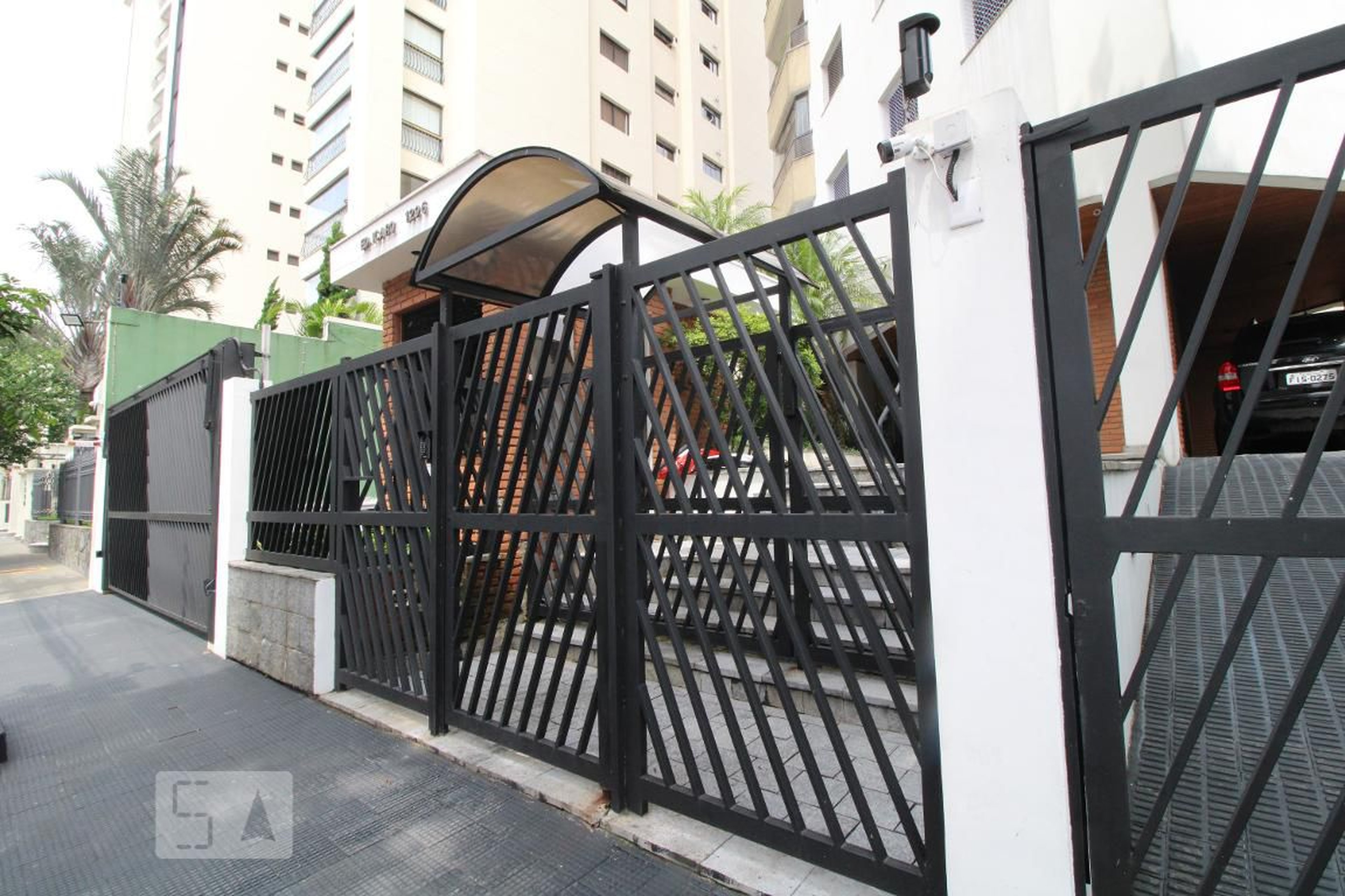 Fachada Condomínio em Rua Zacarias de Gois, 1196