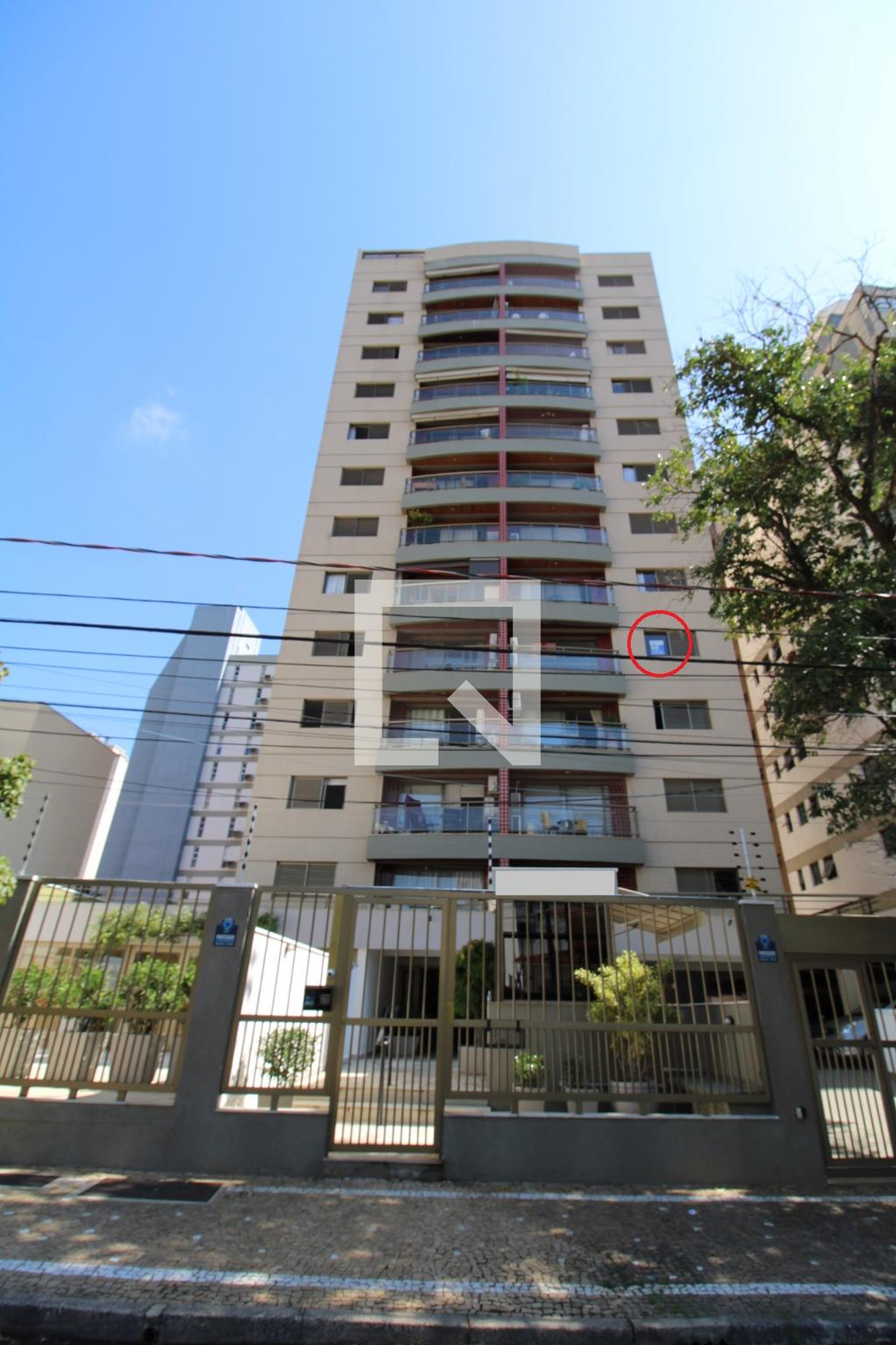 Fachada Condomínio em Rua Doutor Viêira Bueno, 245