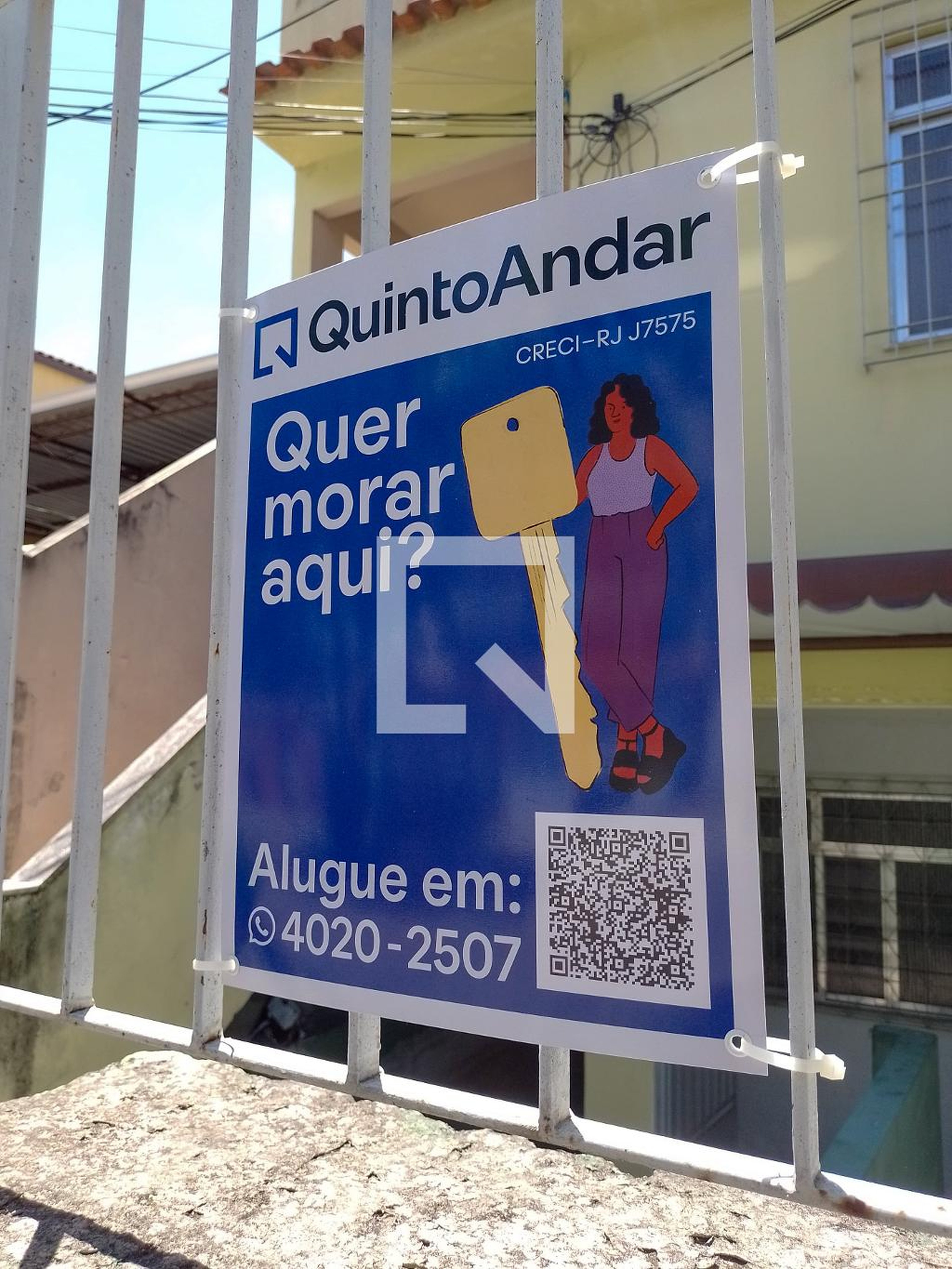 Fachada Condomínio em Rua Samin, 179