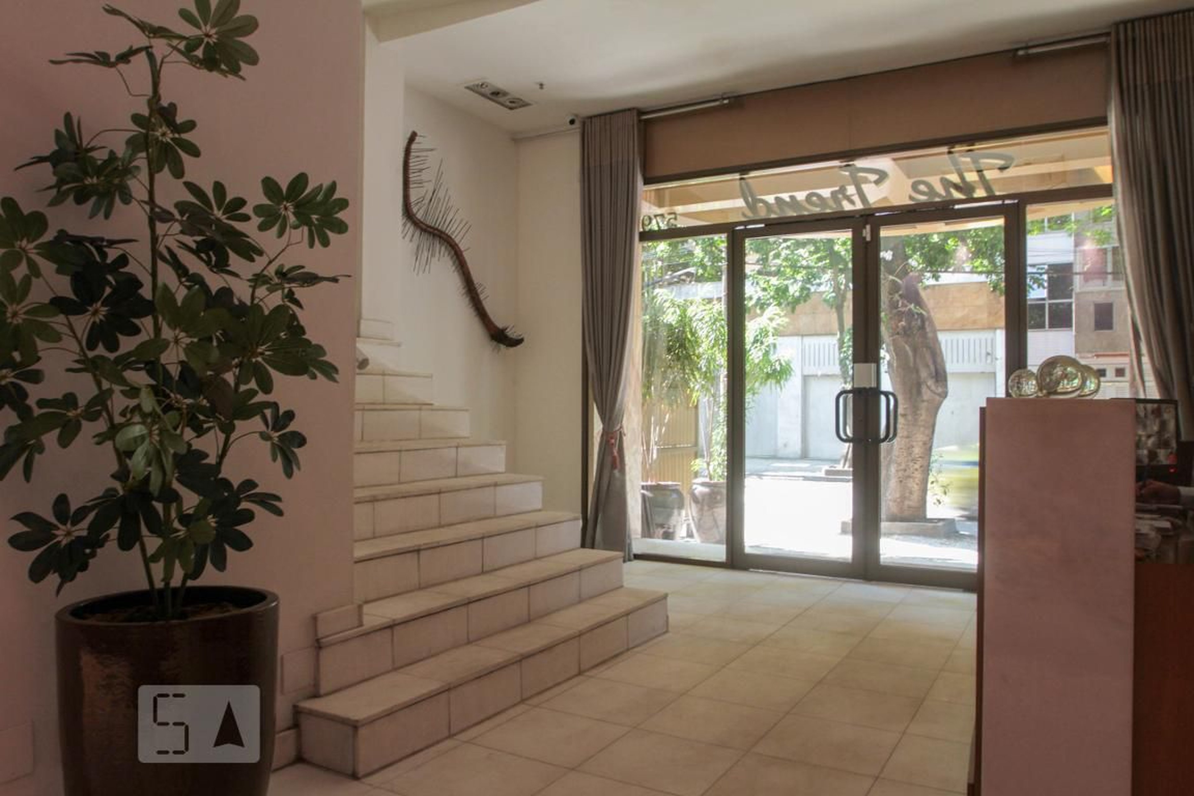 Hall Social - The Trend