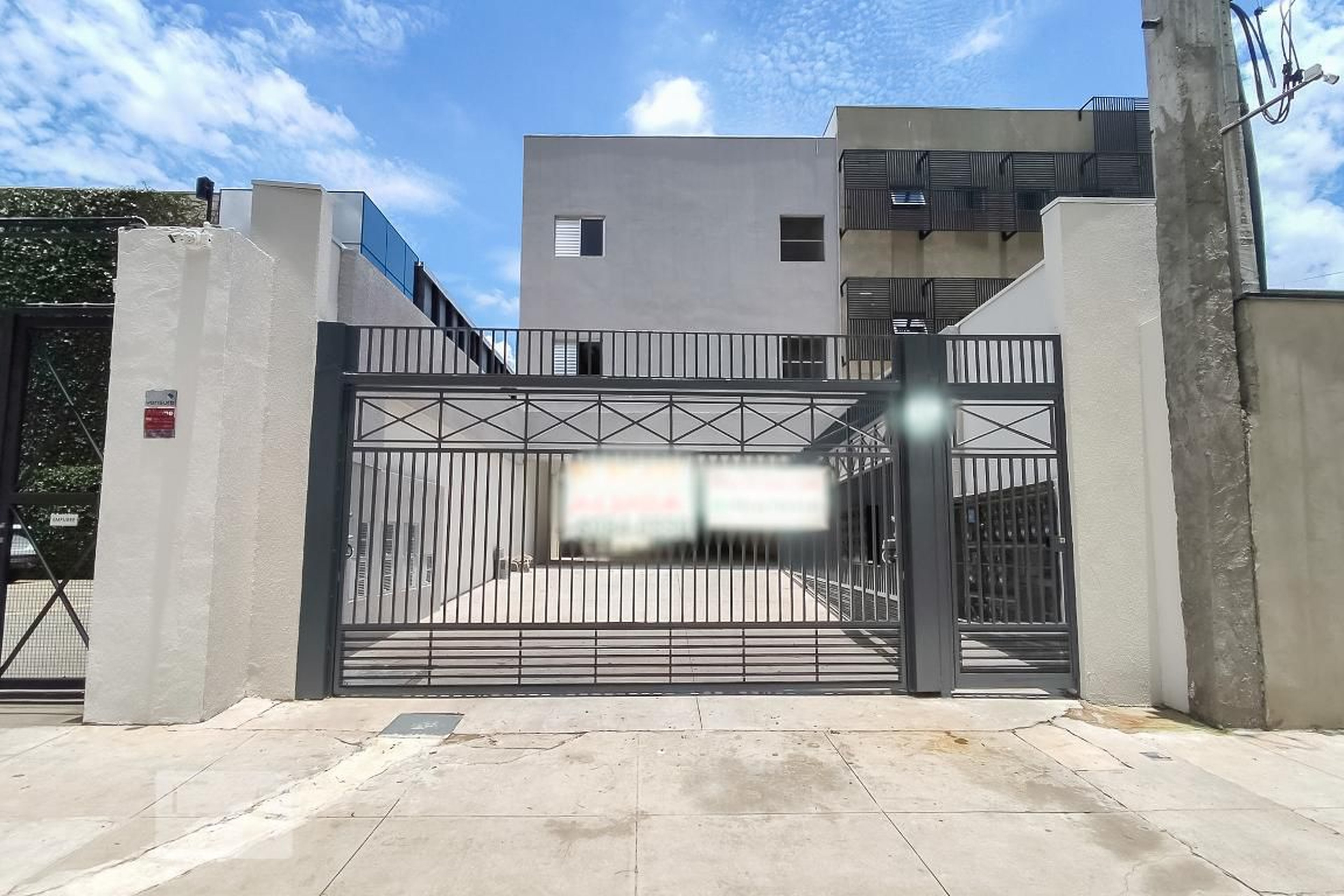 Fachada Condomínio em Avenida Dom Pedro I, 514