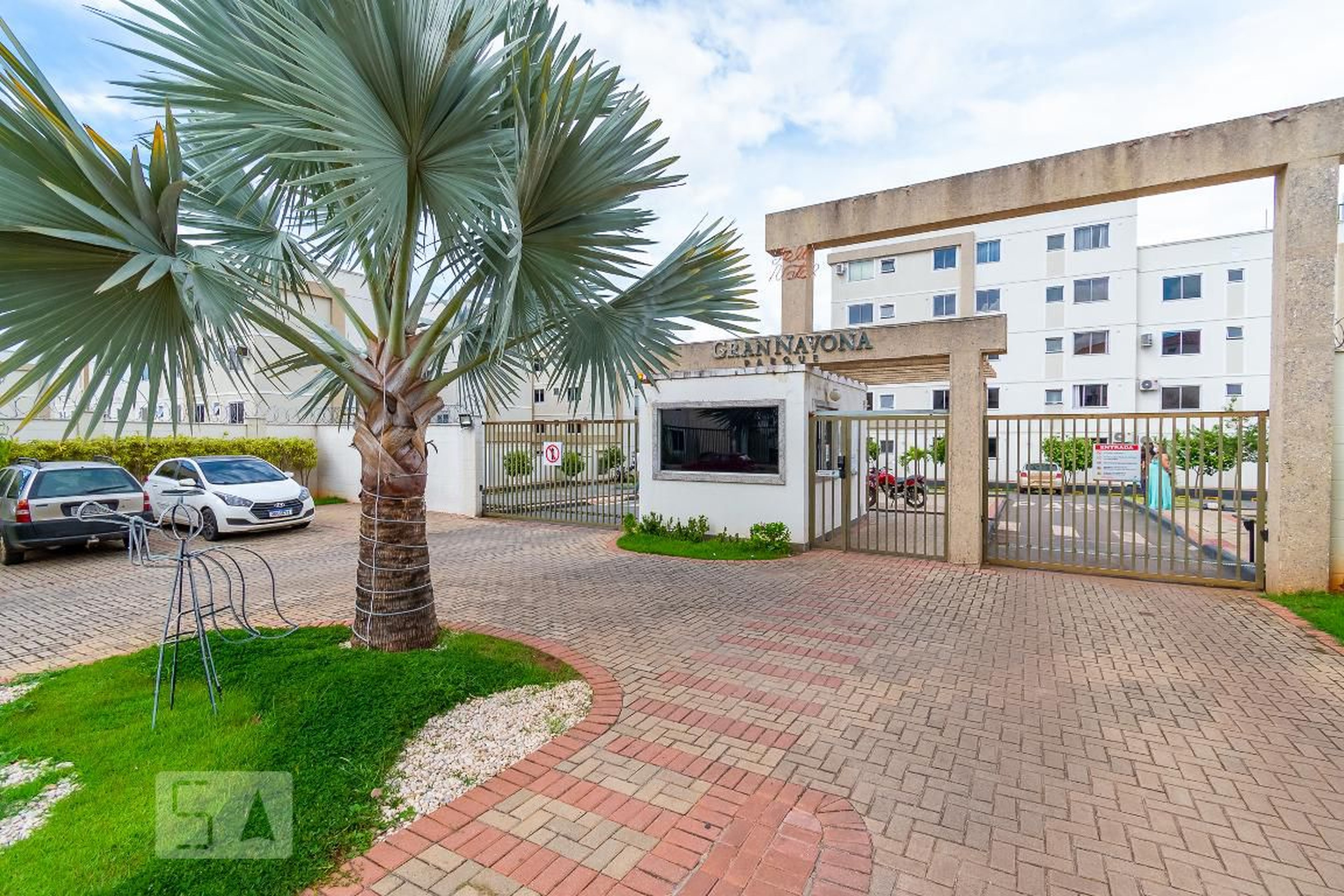 Fachada Condomínio em Rua MDV 3, 100