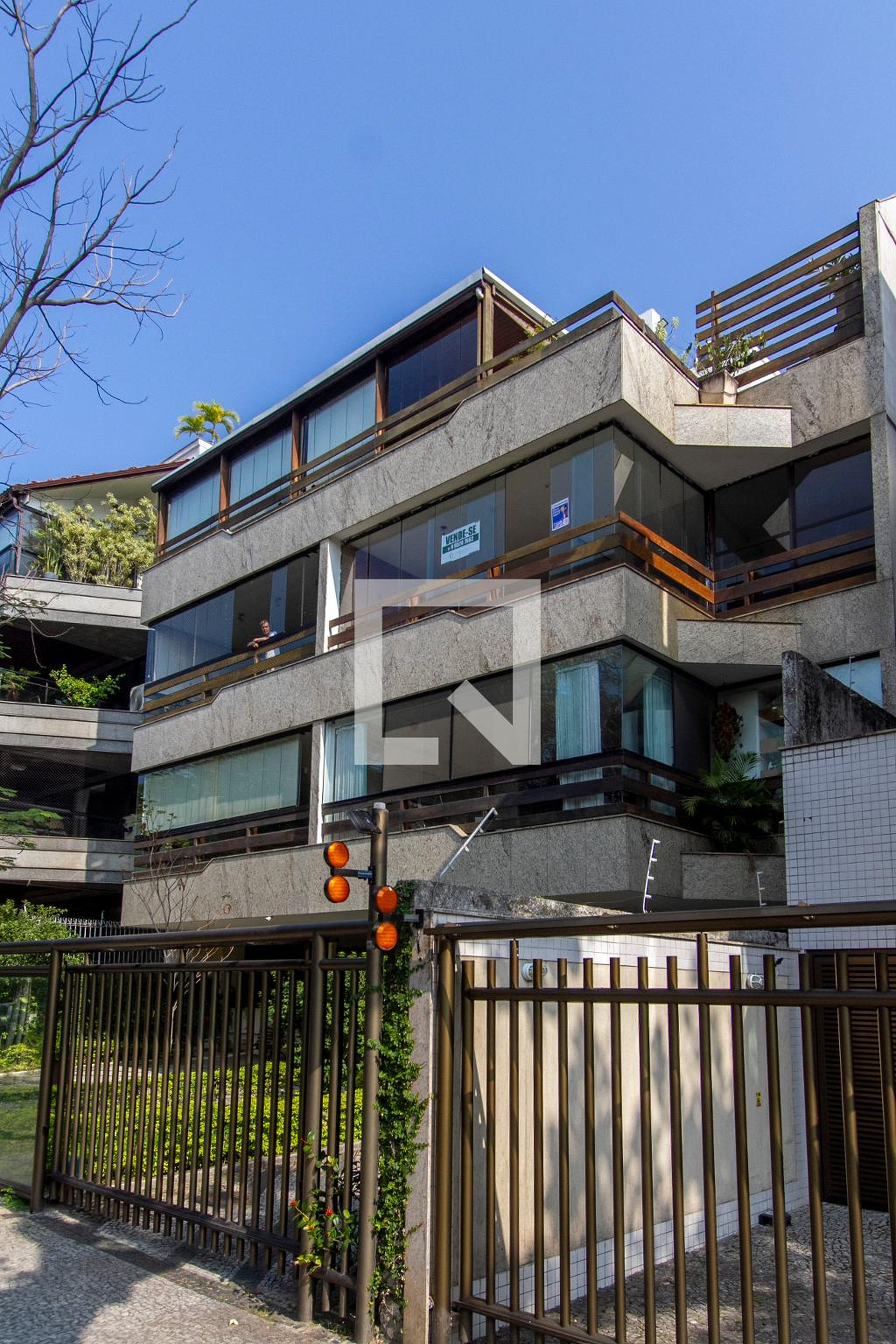 Fachada Condomínio em Avenida Alda Garrido, 275