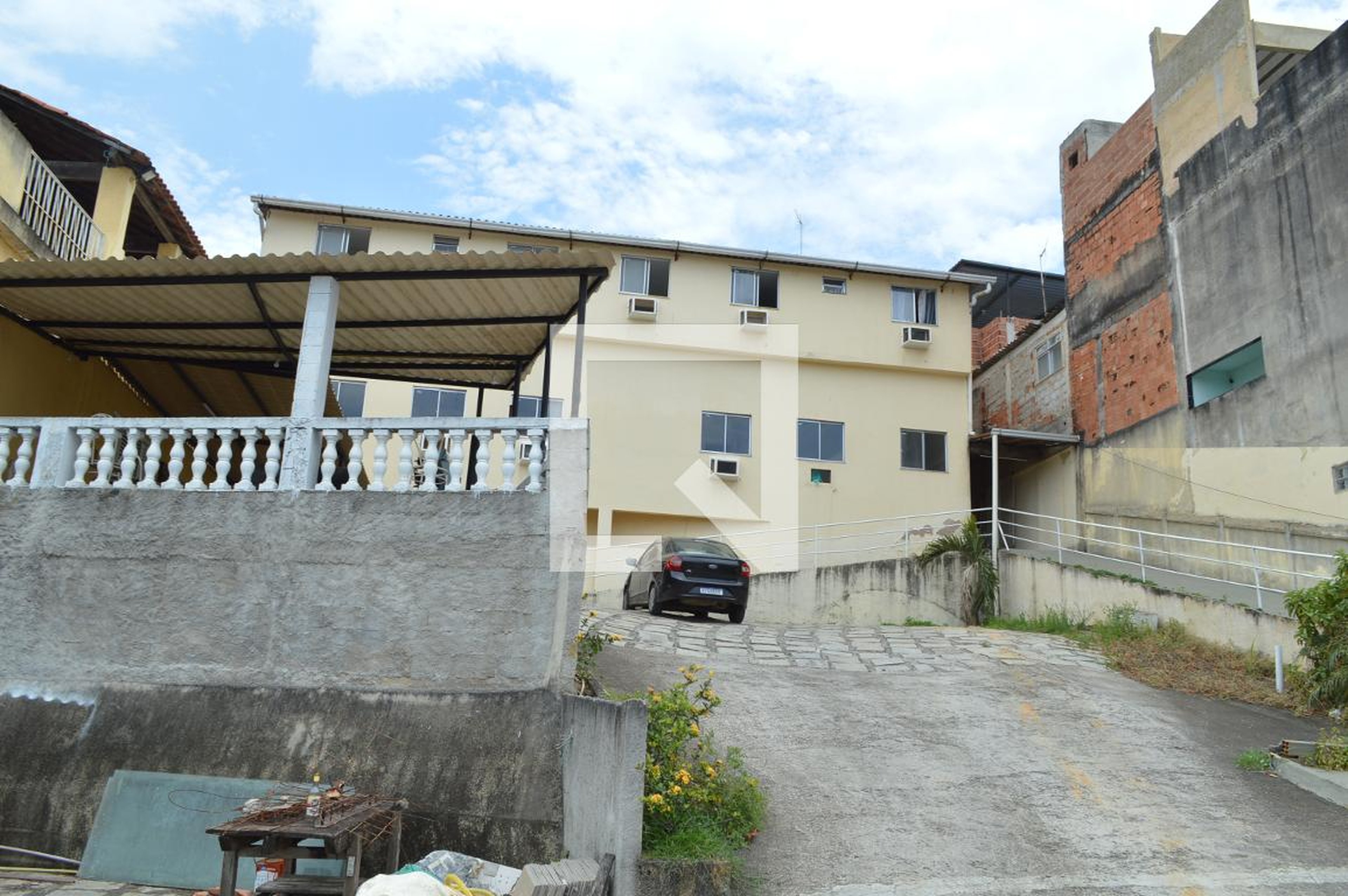 Fachada do Prédio Condomínio em Estrada Mapuá, 800