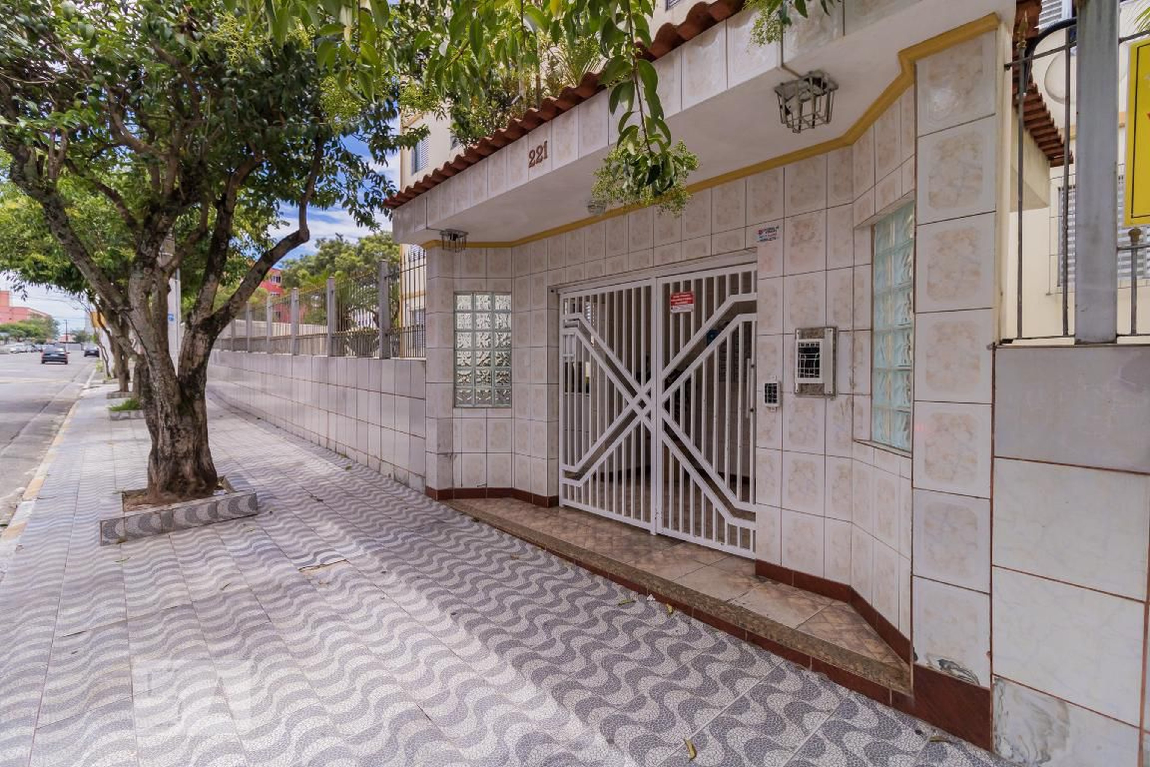 Fachada Condomínio em Avenida Padre Francisco de Toledo, 121