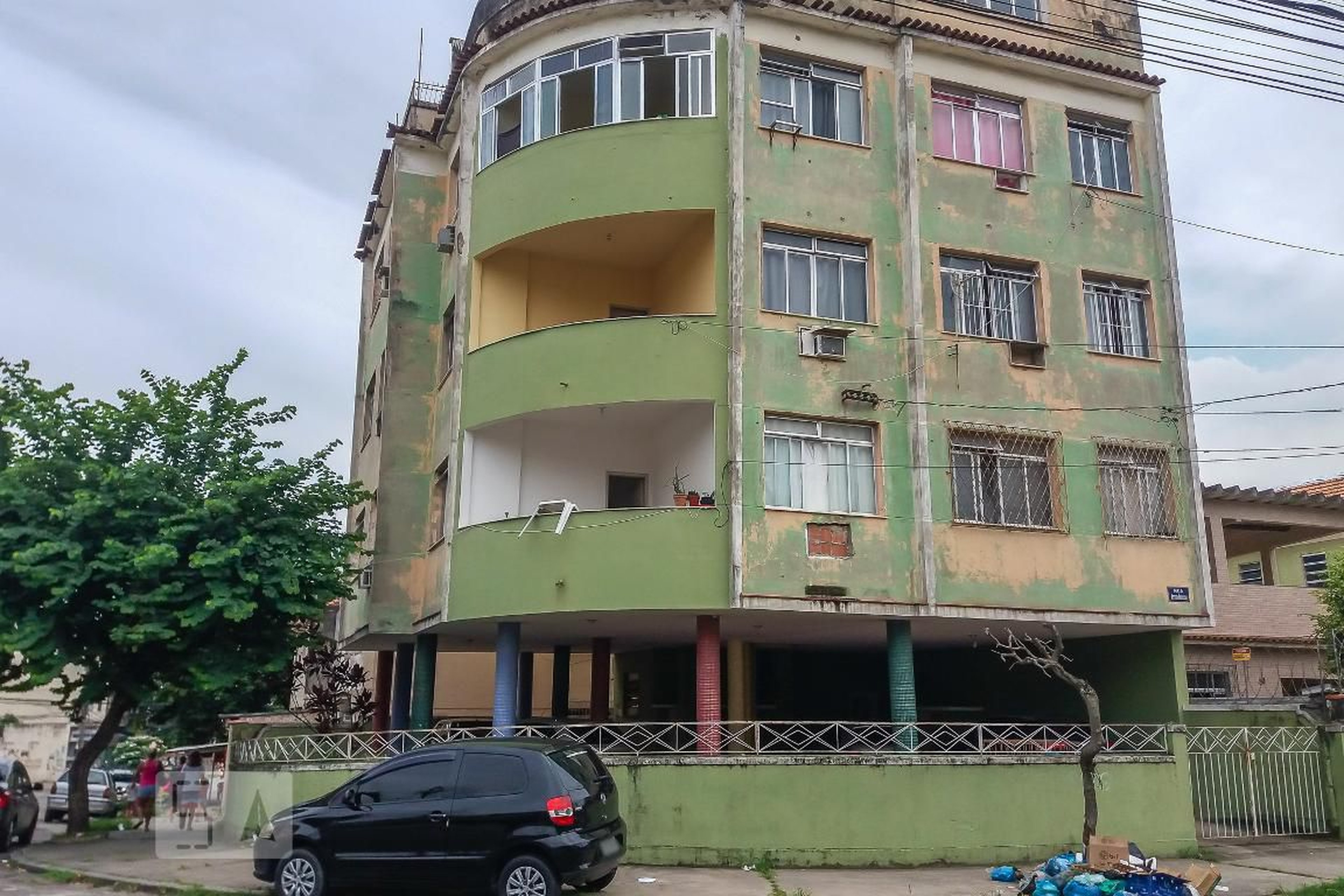 Fachada do prédio Condomínio em Rua Professor Otávio Freitas, 41