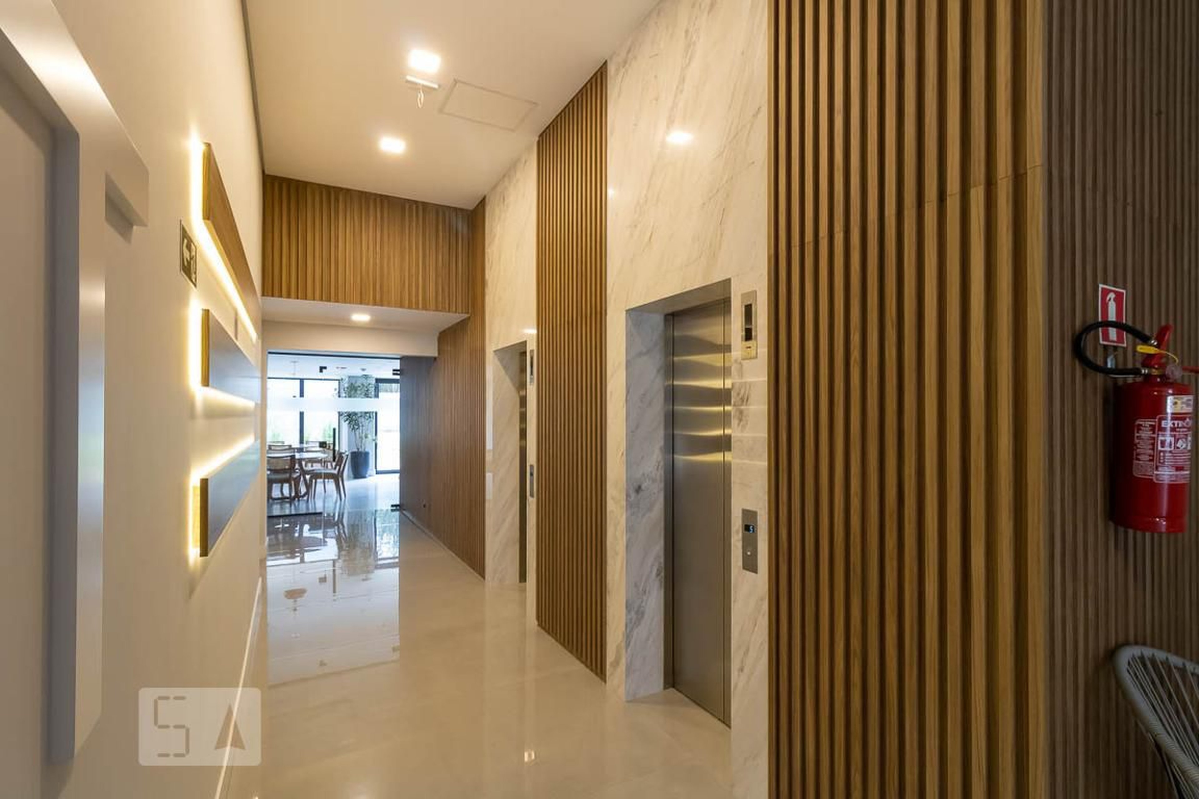 Condomínio - Easy Emiliano