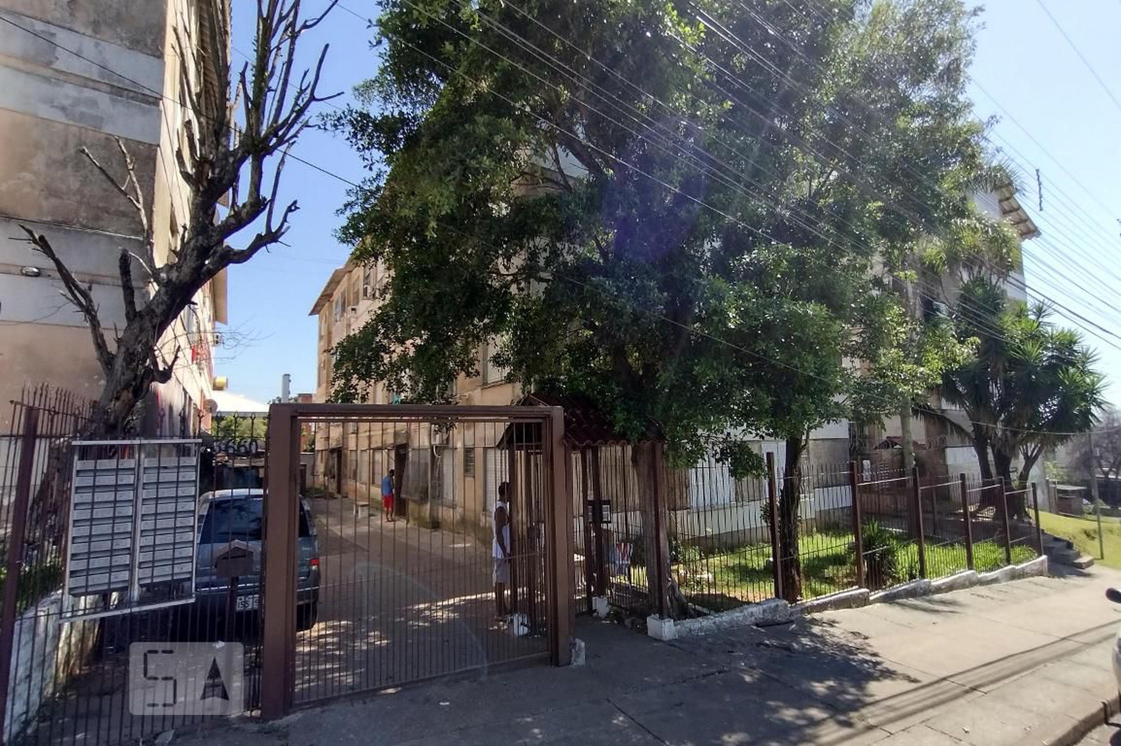 Fachada do Condomínio Condomínio em Avenida Bernardino Silveira Amorim, 3660