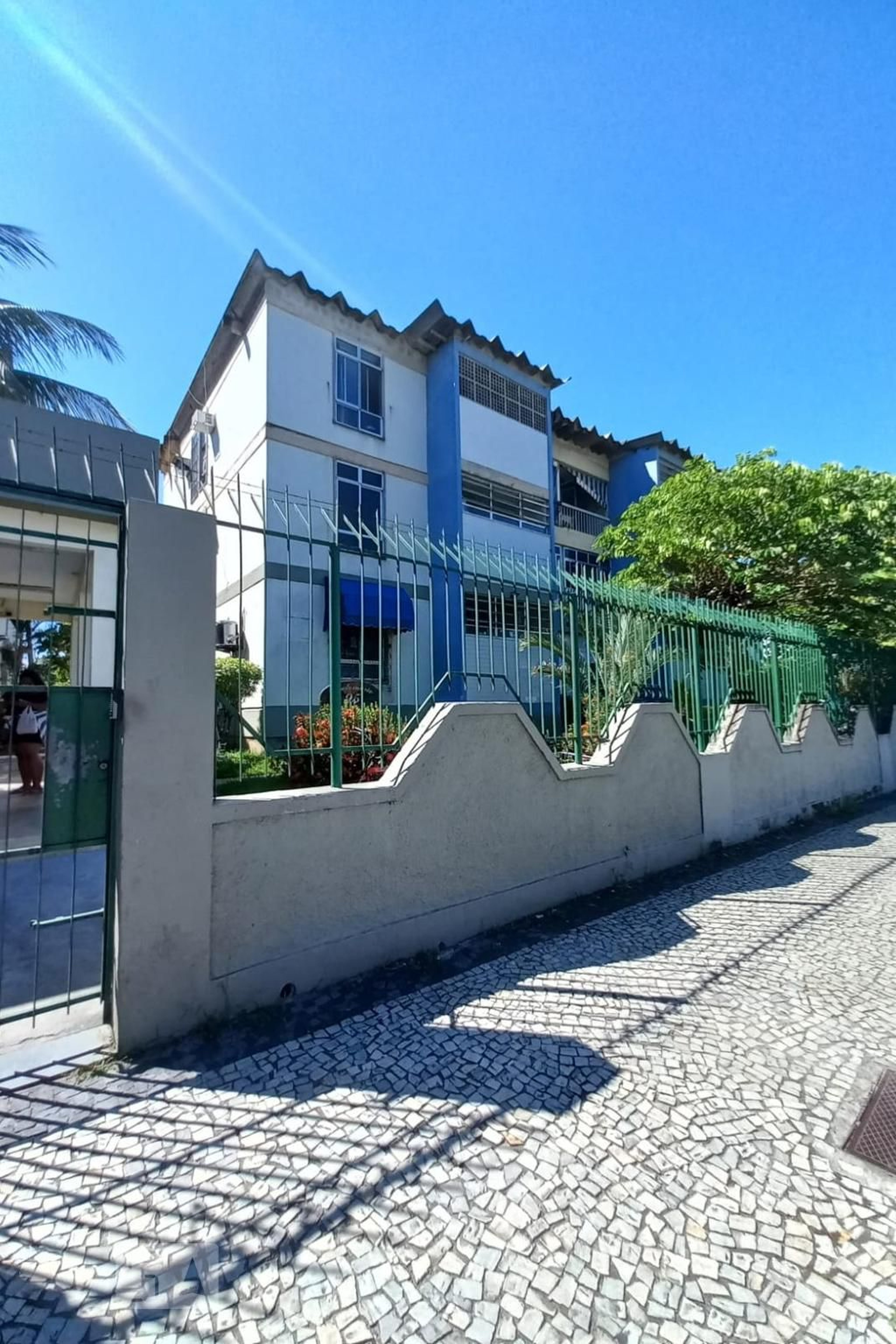 Fachada Condomínio em Rua Franco Job, 103