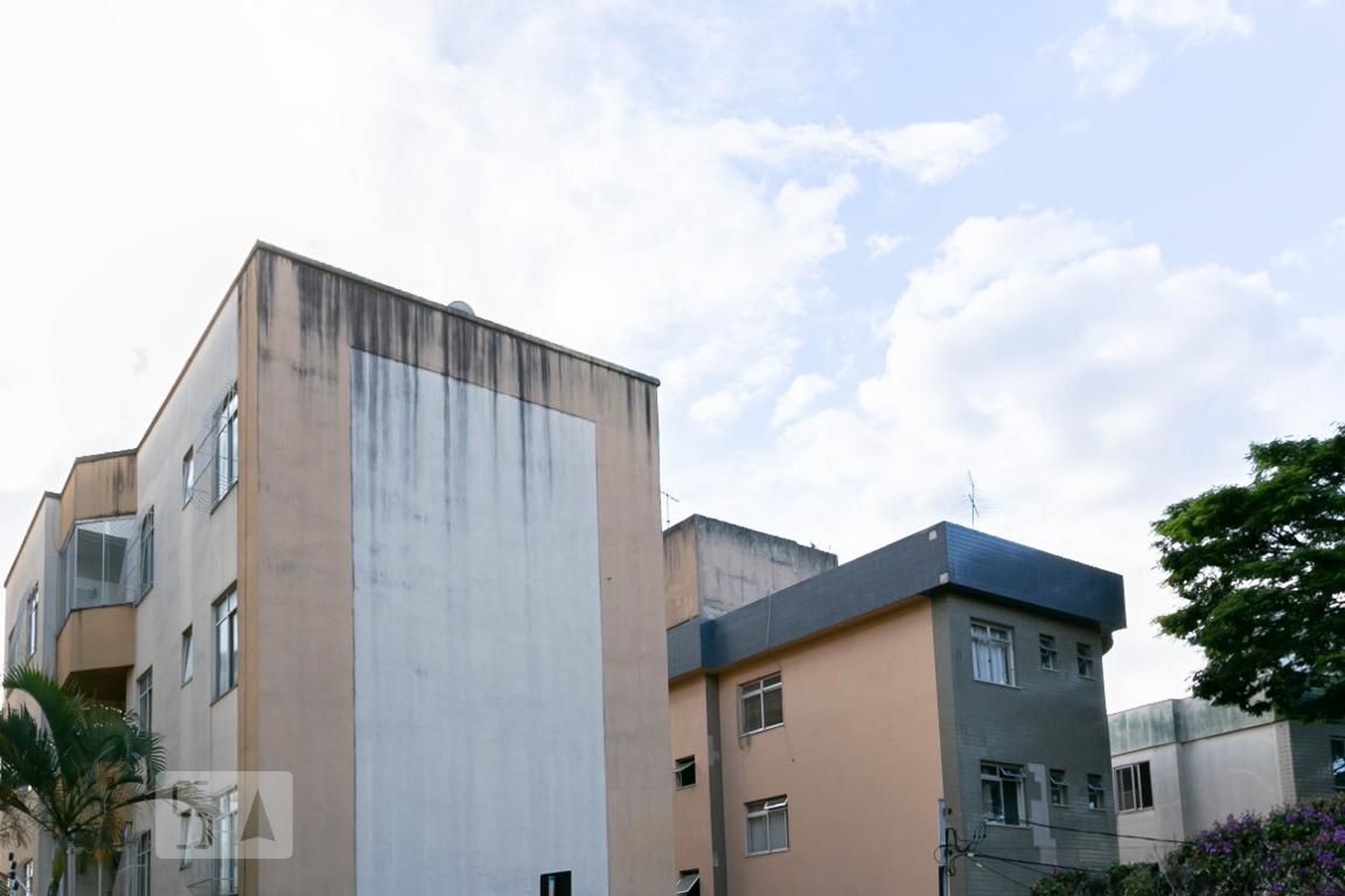 Fachada Condomínio em Rua Leopoldo Campos Nunes, 801