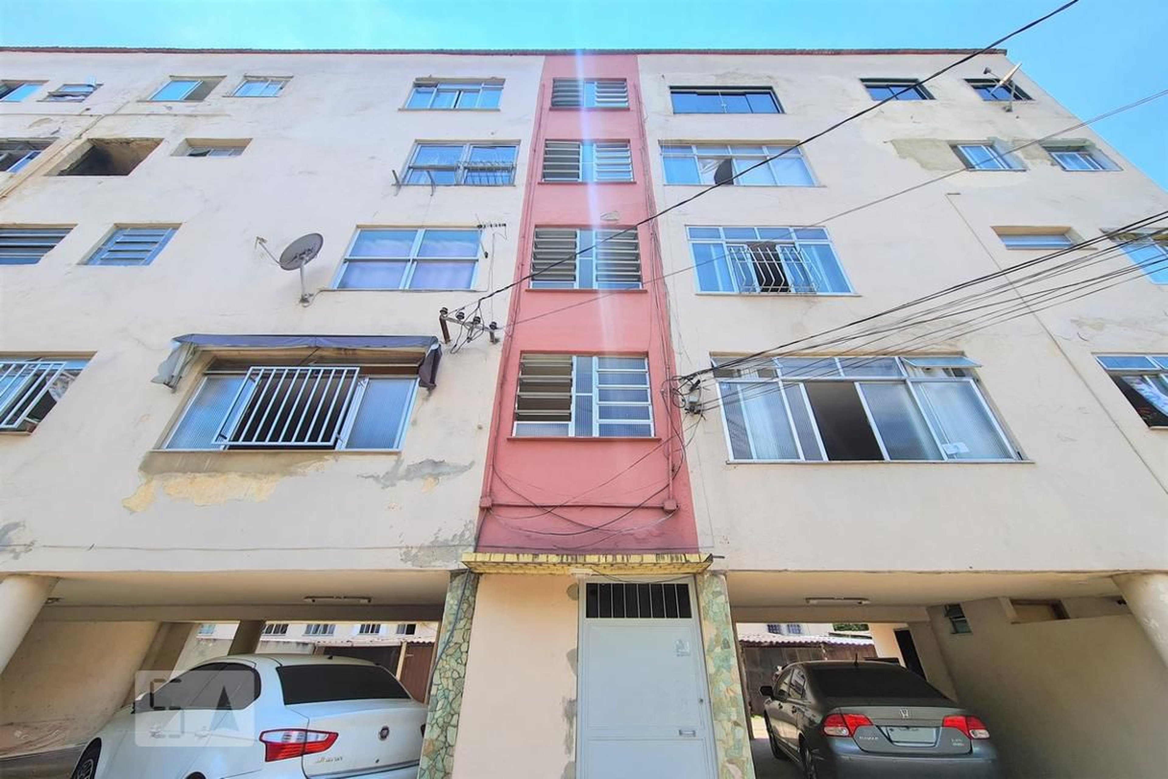 Fachada Condomínio em Rua Lago Verde, 11