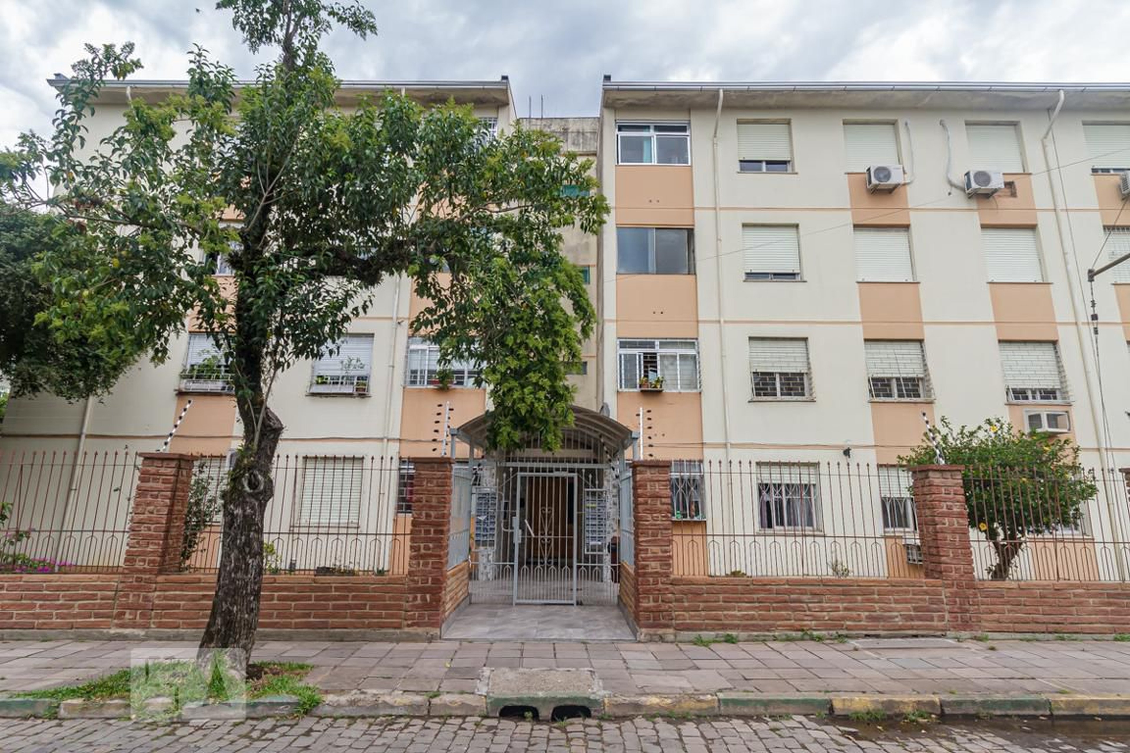 Fachada Condomínio em Rua José Domingos Varella, 161