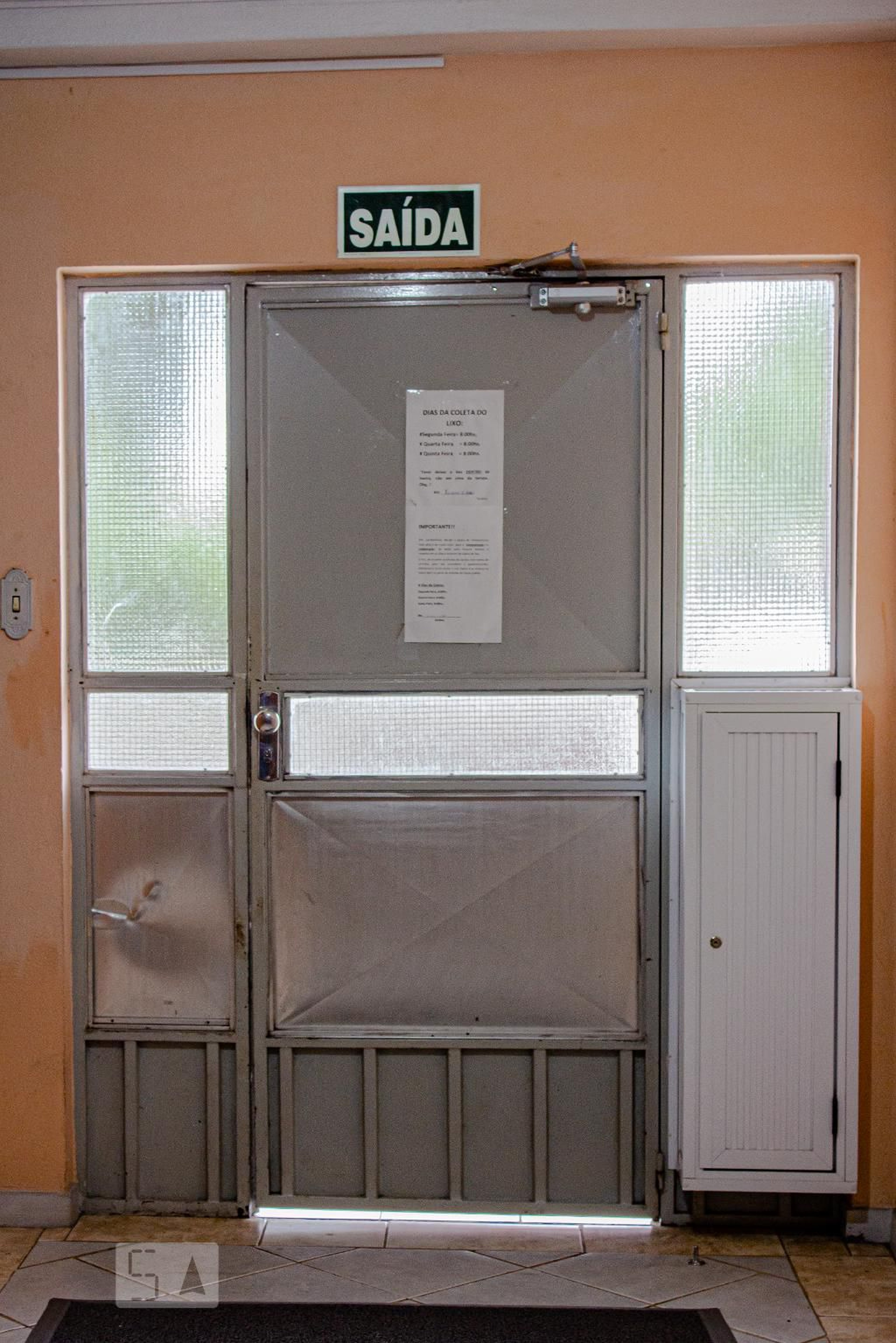 Entrada do prédio - Edifício Caeté