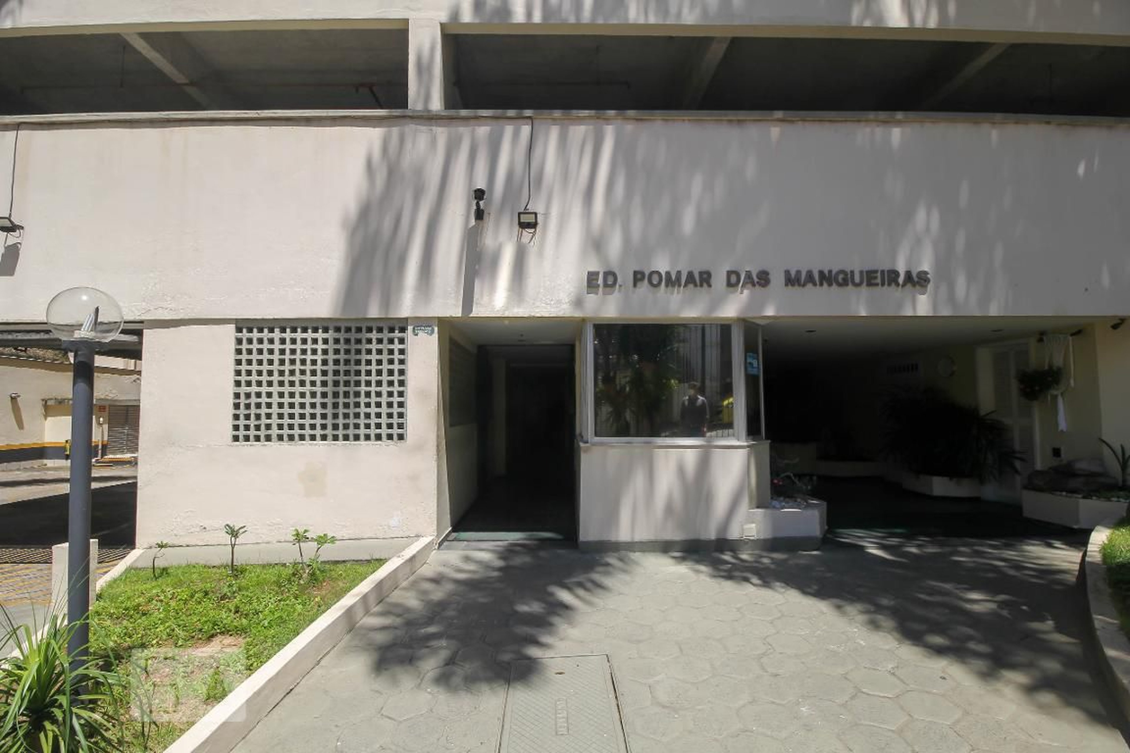 Entrada do Prédio - Pomar das Mangueiras