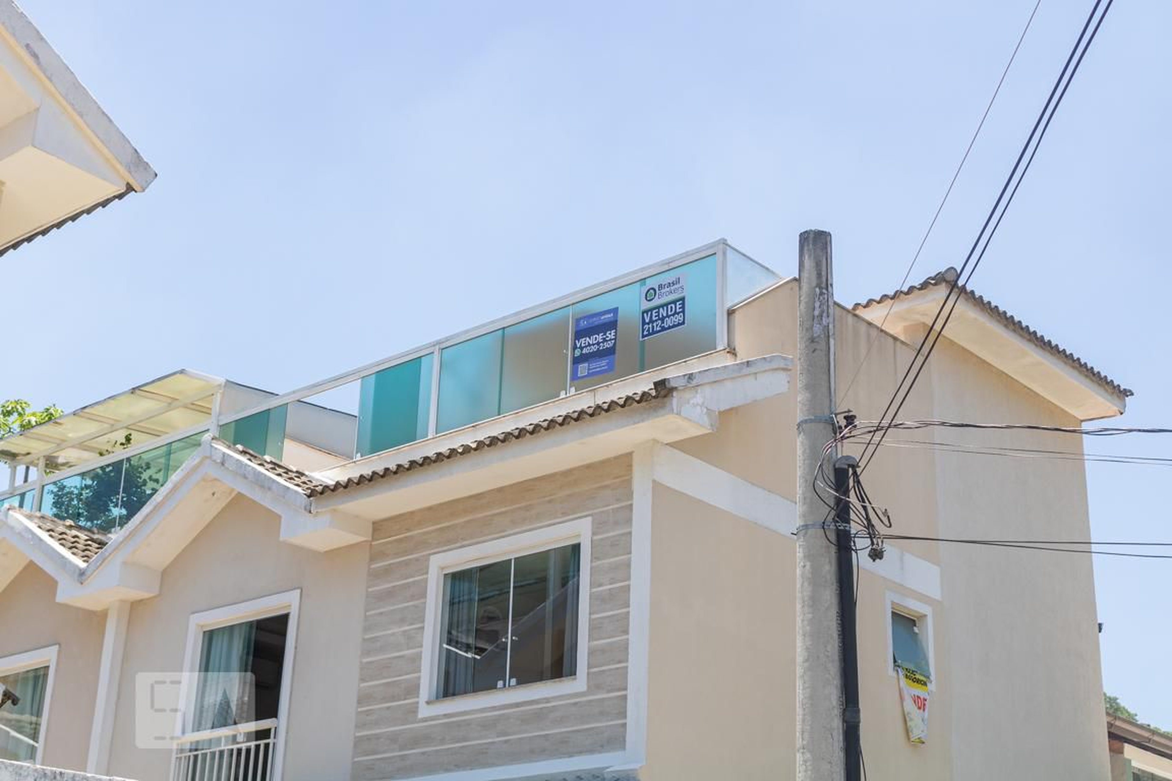 Fachada Condomínio em Rua Valentim Duhnam, 446