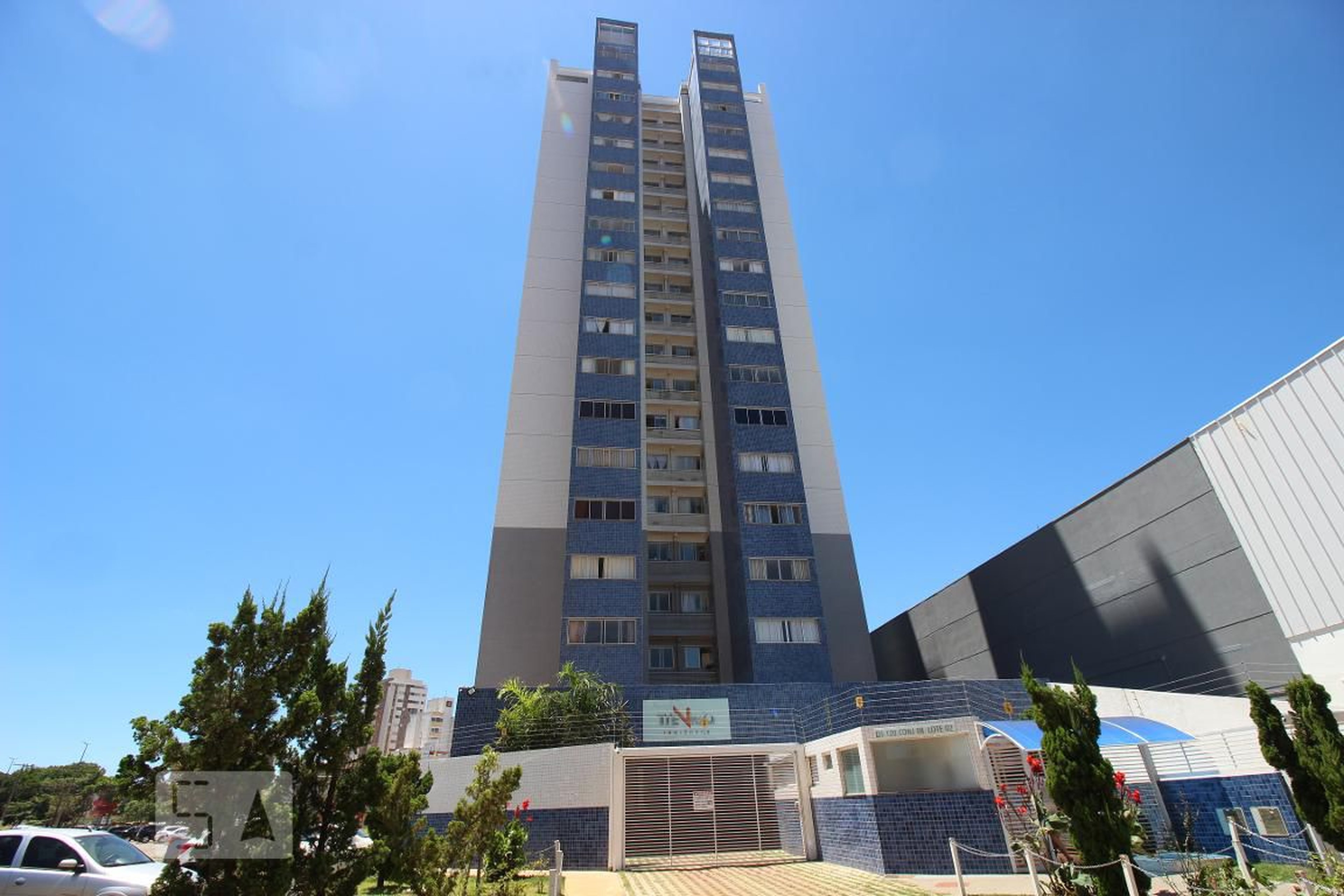 Fachada do Condomínio Condomínio Trengo Residence