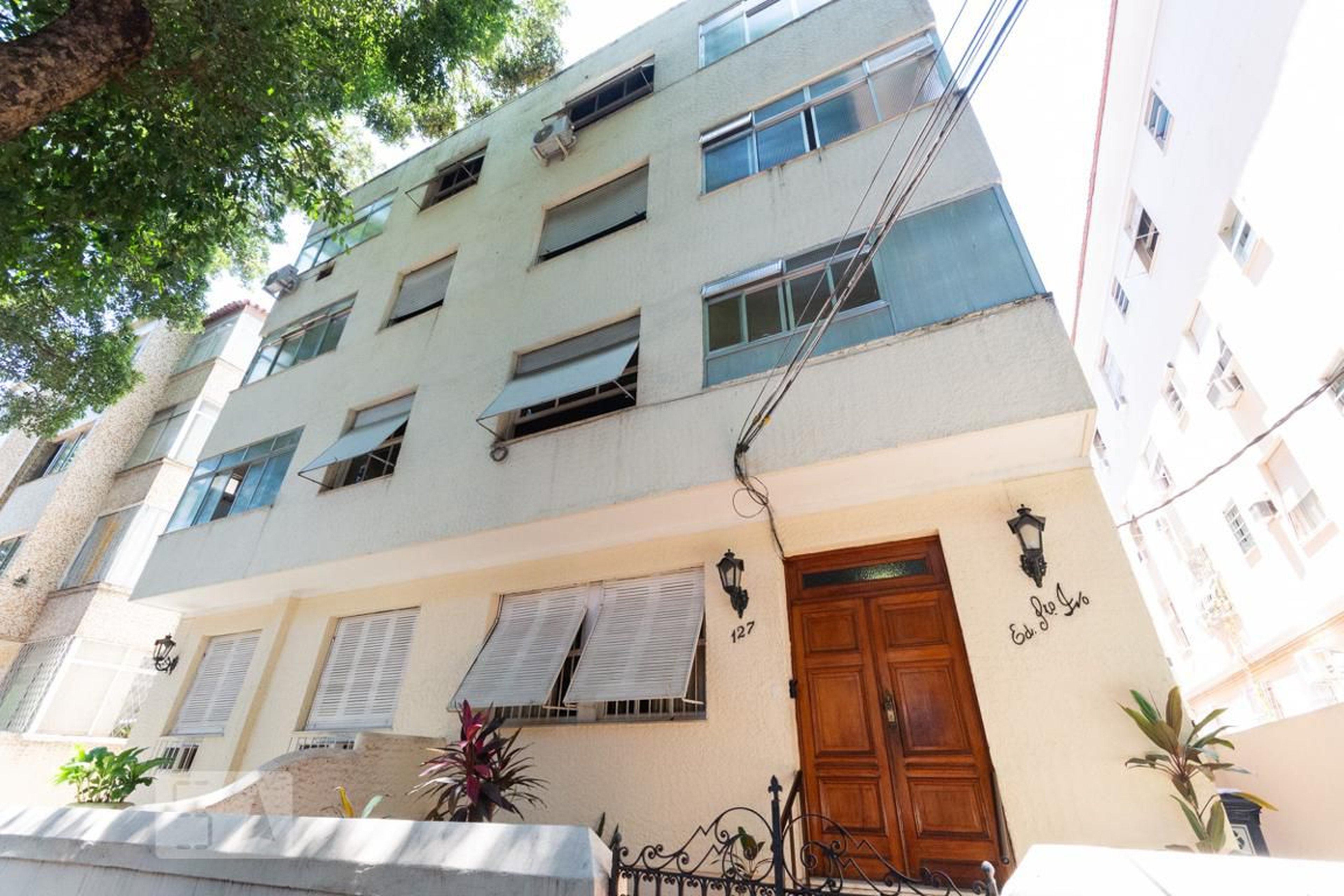 Fachada Condomínio em Rua Professor Lafaiete Cortes, 127