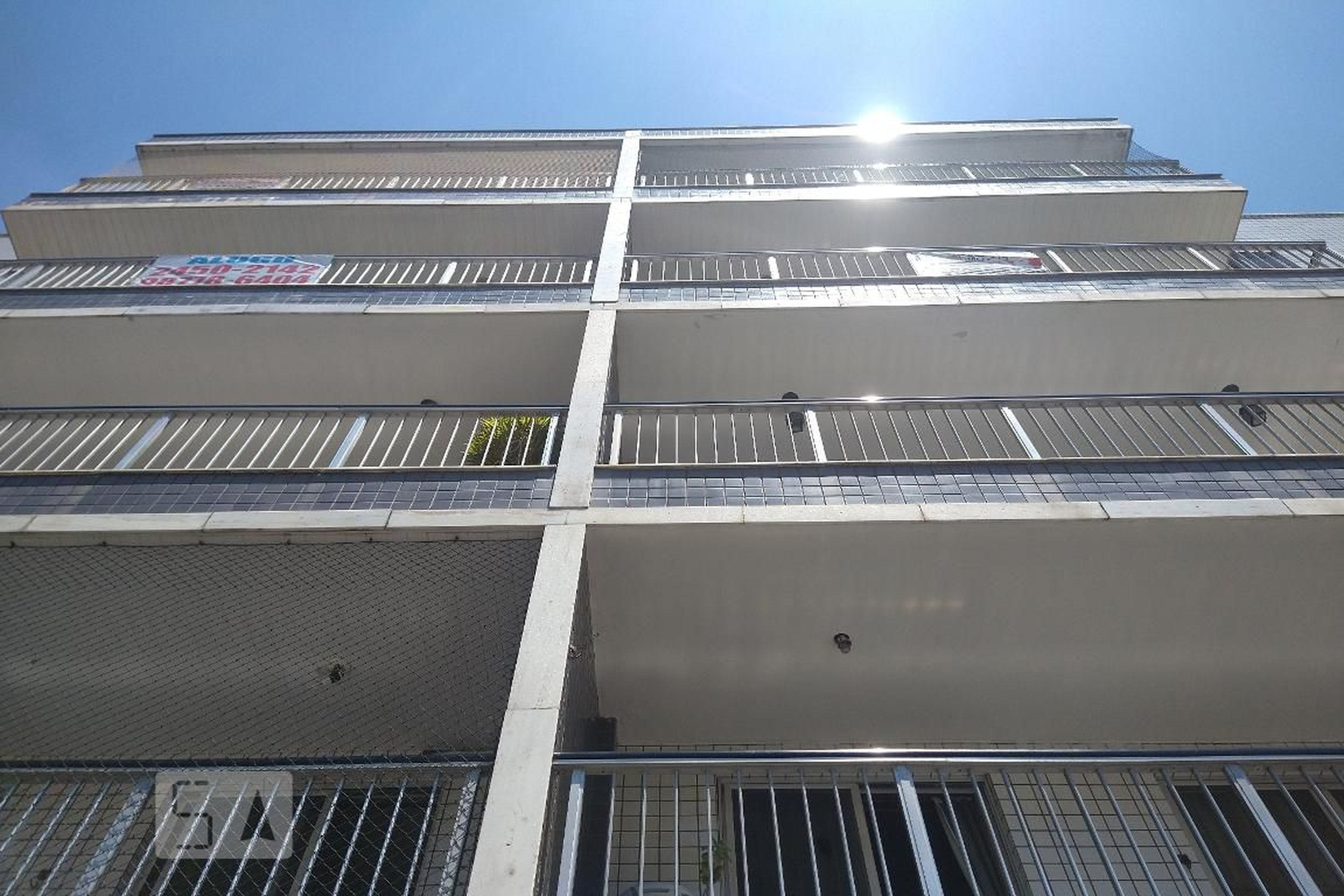 Fachada do Prédio Condomínio em Rua Pedro Téles, 576