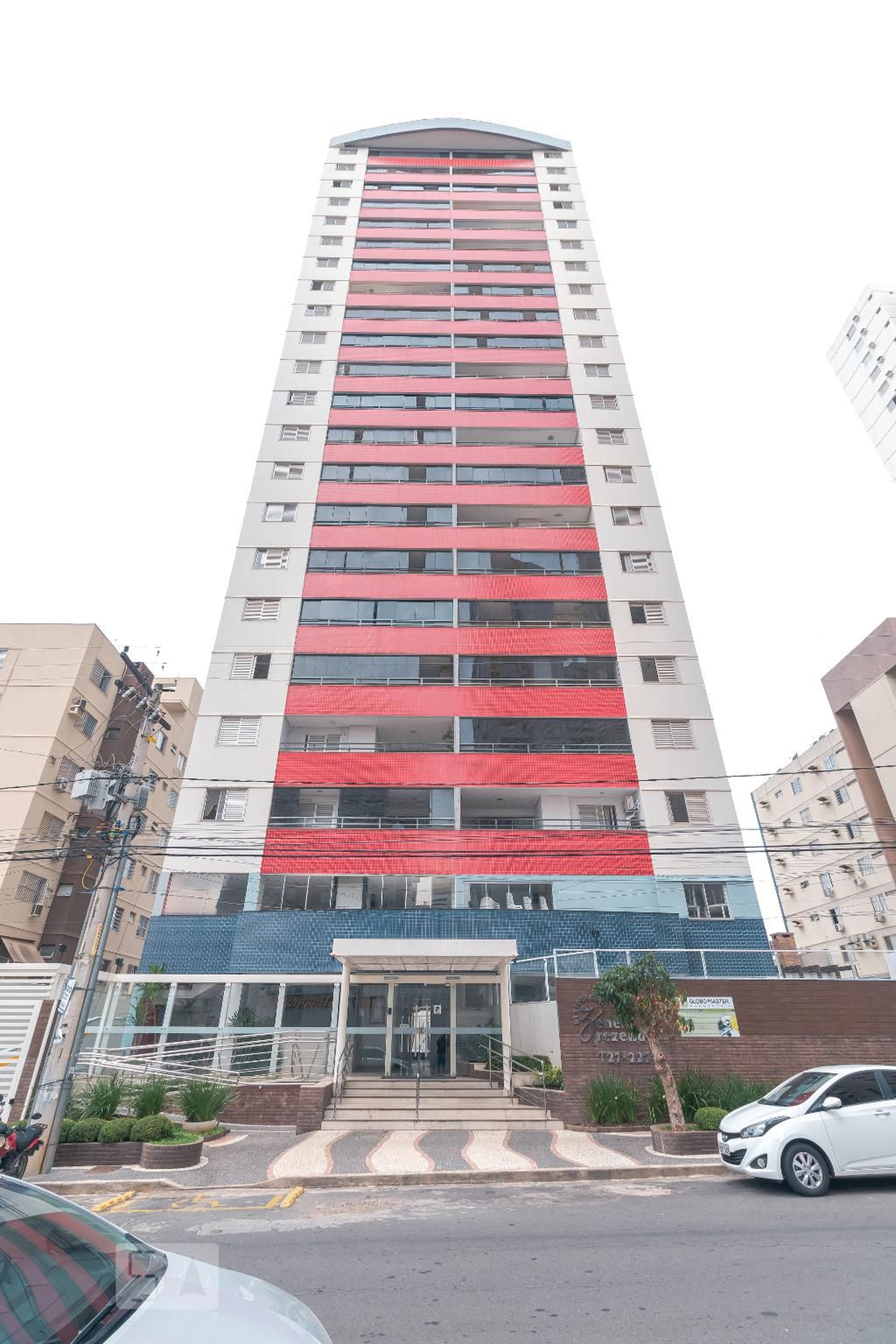 Fachada do Condomínio Edifício Zeneida Resende