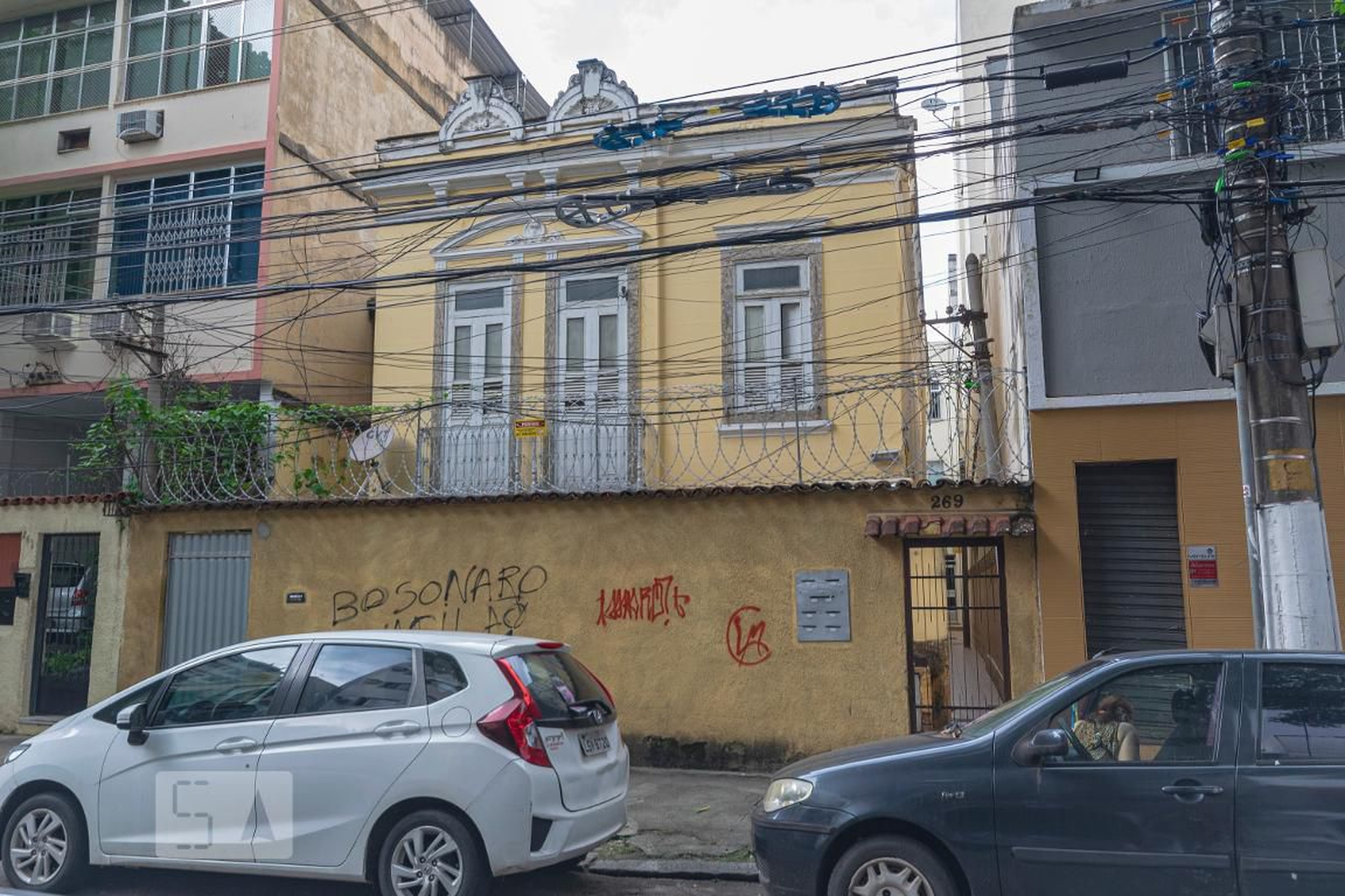 Fachada Condomínio em Rua dos Artistas, 269