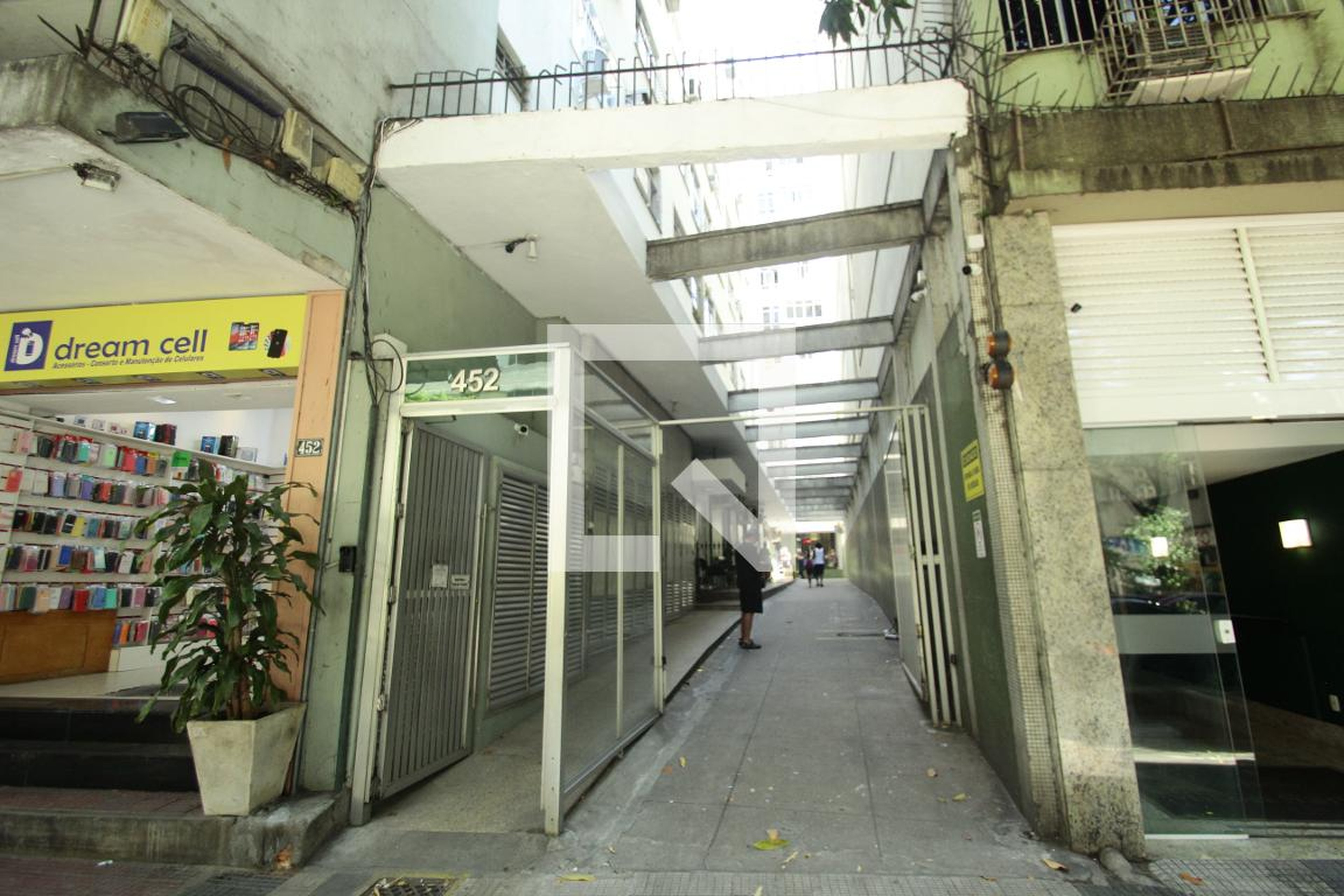 Entrada do Prédio - Flor de Lis