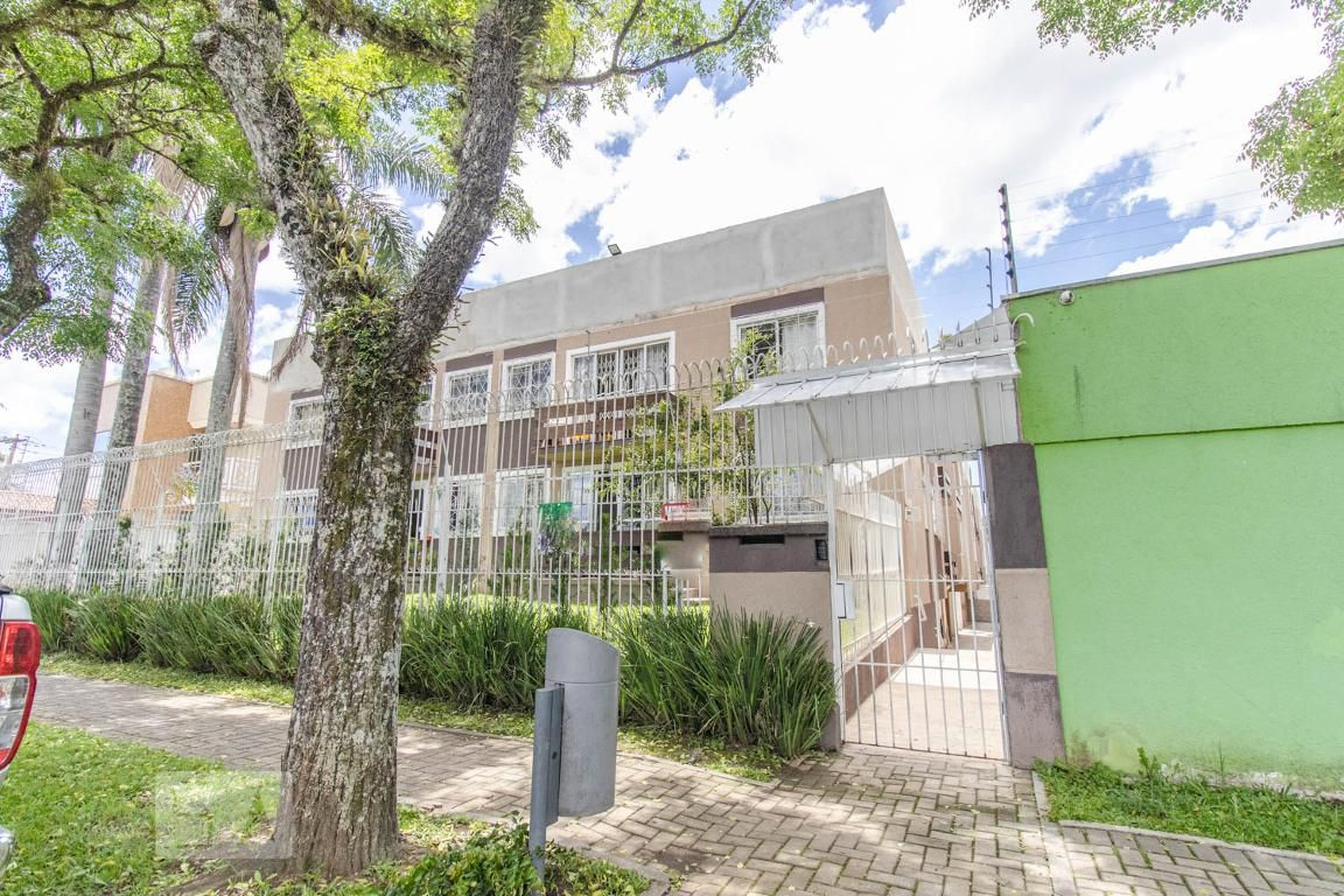 Fachada do Condomínio Condomínio Iara