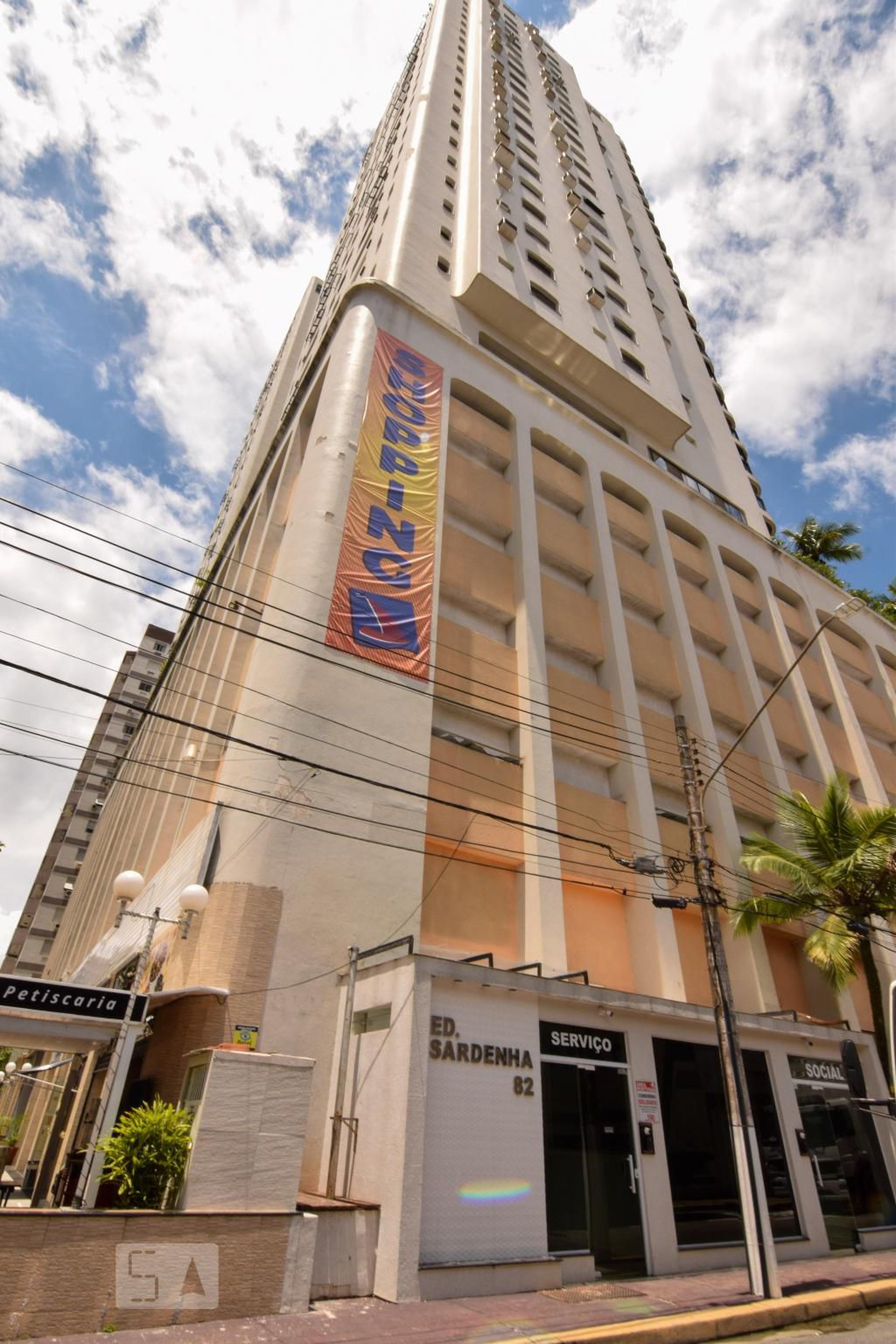 Fachada Condomínio Córsega Sardenha