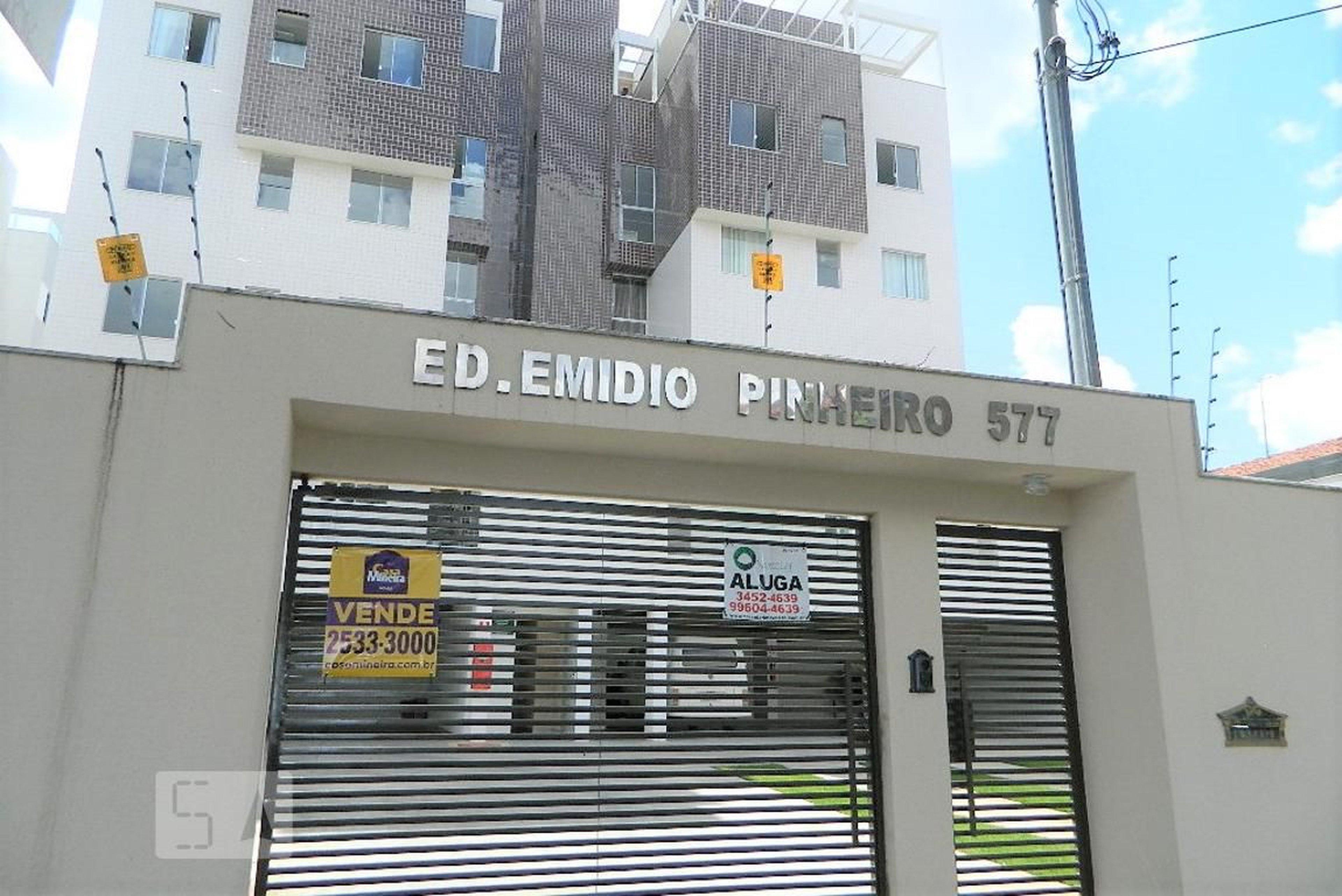 Fachada do Condomínio Edifício Emidio Pinheiro